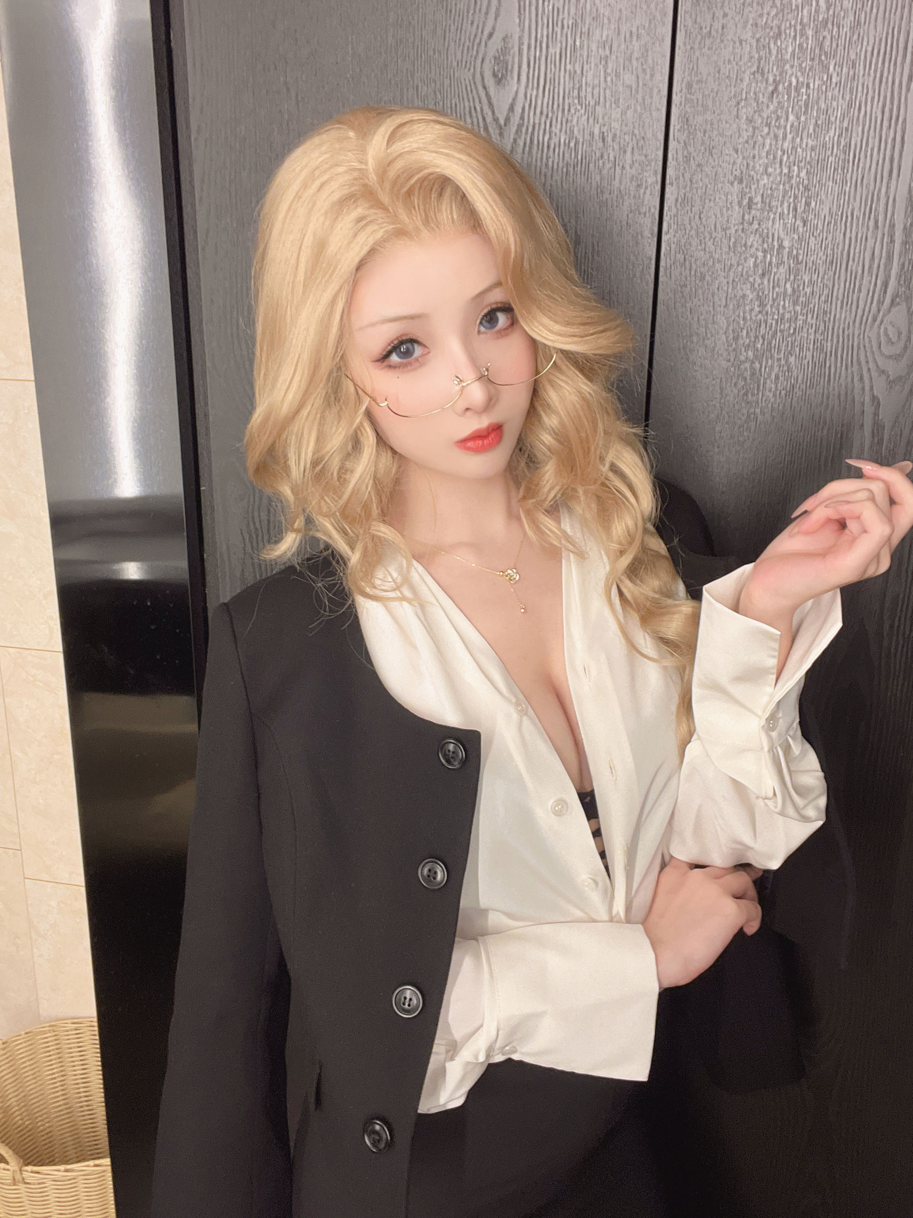 [福利COS] COS福利rioko凉凉子 - 女上司单人版第17张