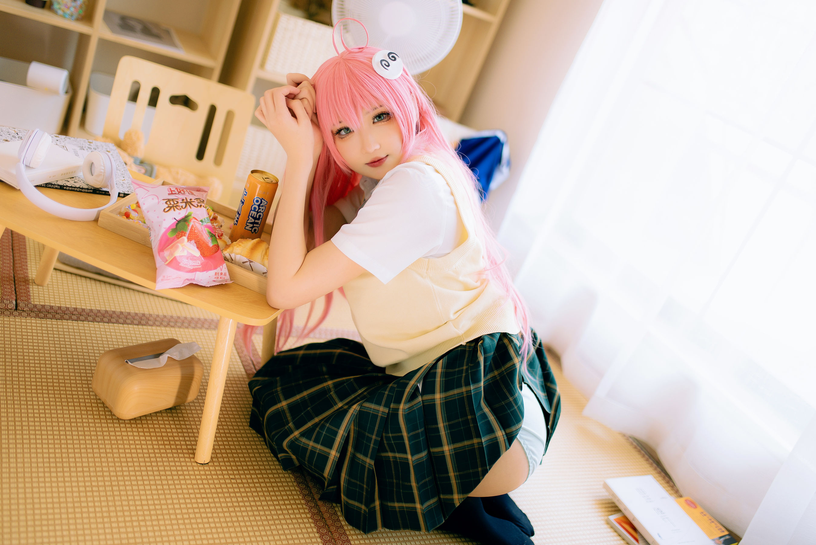 [福利COS] 瓦斯塔亚小龙虾 - 校服第1张