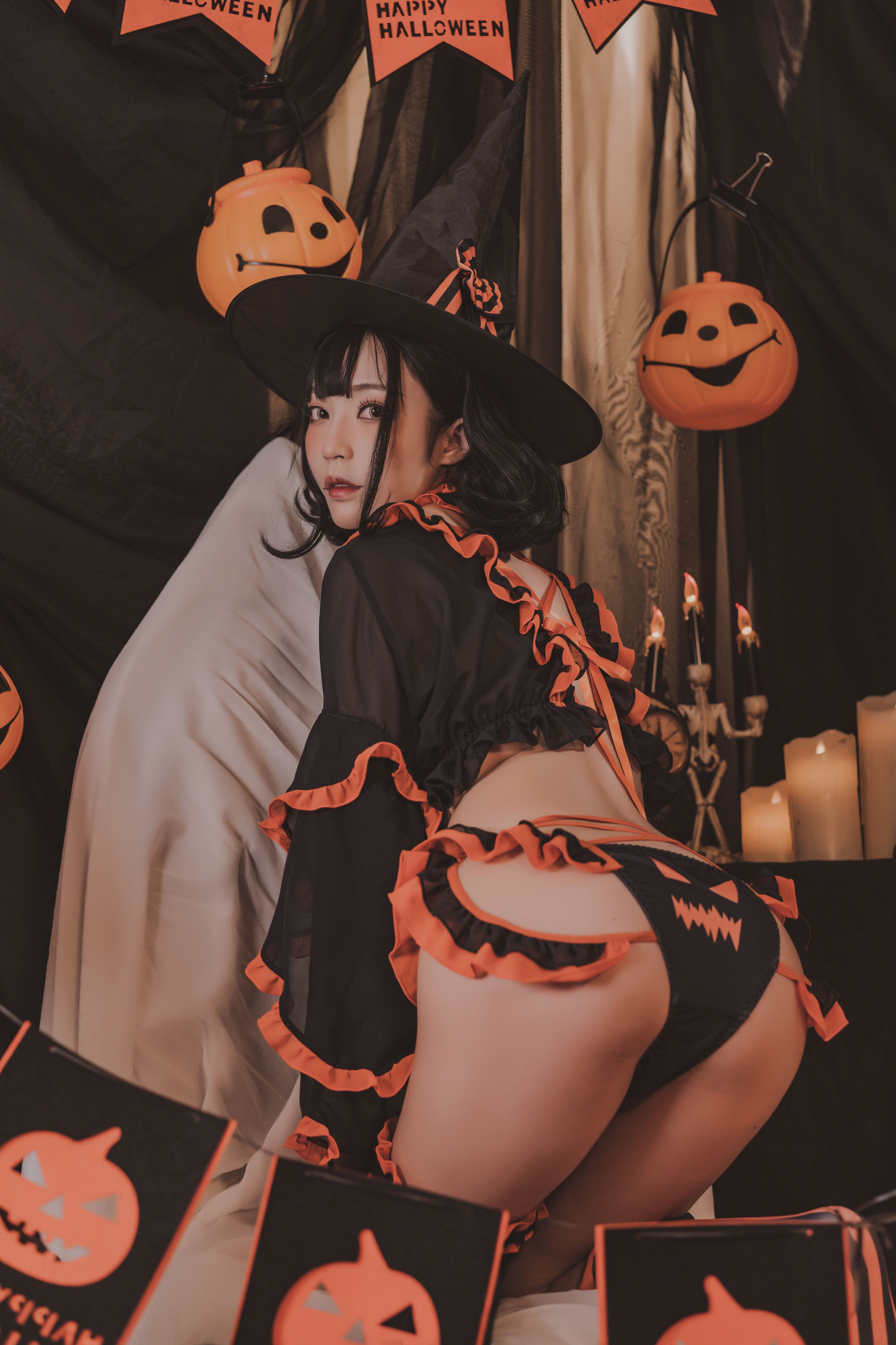 [福利COS] 萌妹白易子教主 - 万圣节魔女第4张