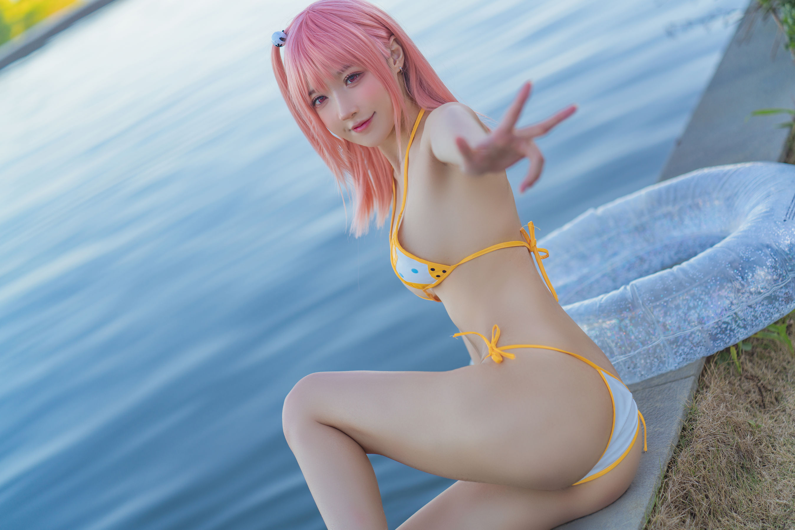 [福利COS] 动漫博主阿包也是兔娘 - 生或死联动 碧蓝航线 穗香泳装第6张