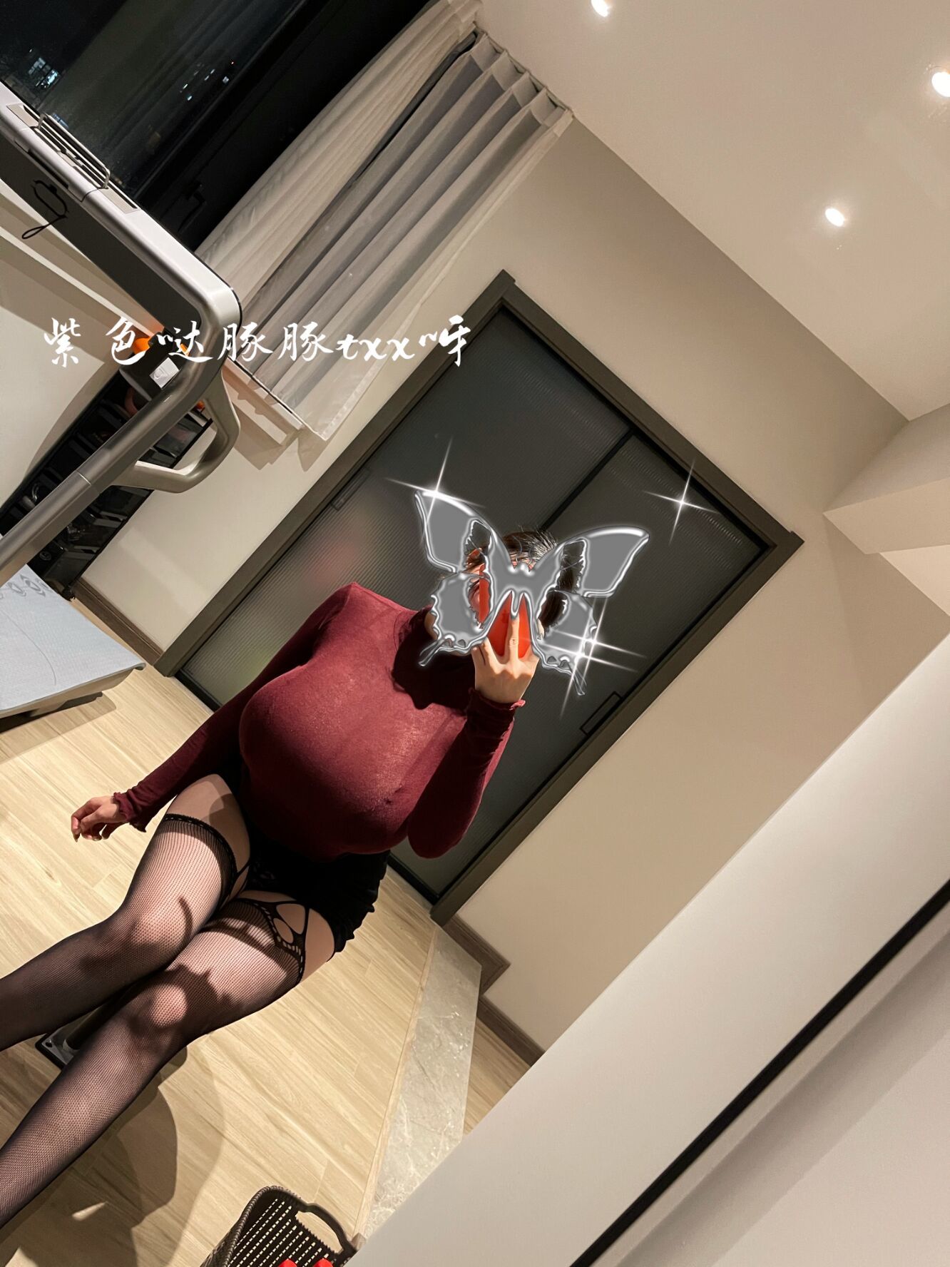 [福利COS] 女主播童小芯 微信朋友圈系列视图合集第10张