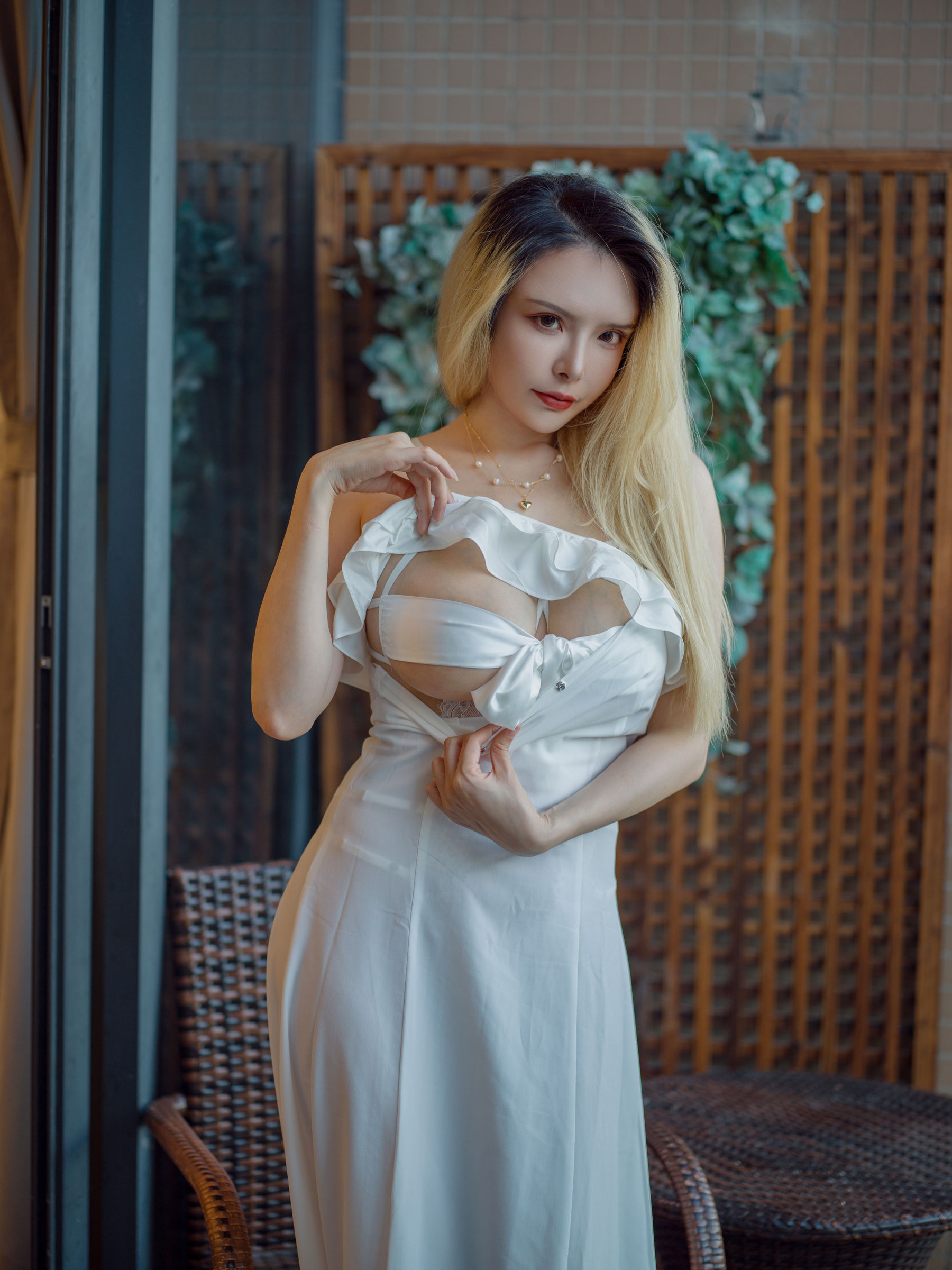 [福利COS] 秋和柯基(夏小秋秋秋) - 白色连衣裙第7张