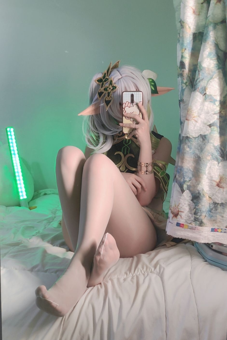 [福利COS] 洛桑w伊梓 - 小草神第1张