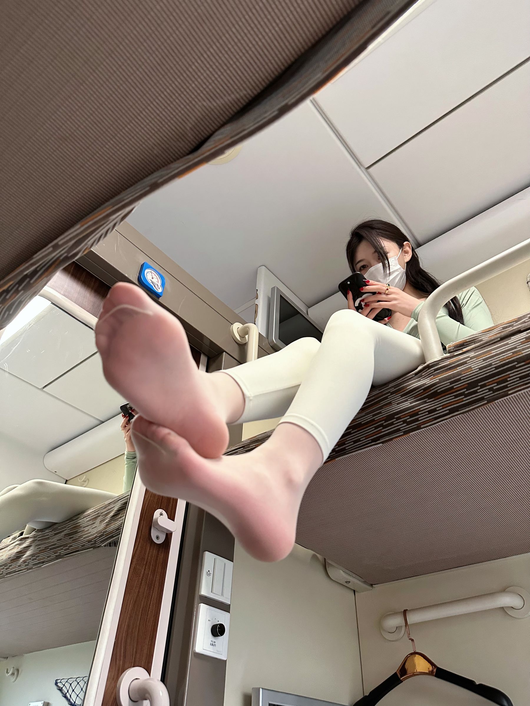 [福利COS] 脸红Dearie - 高铁之旅第9张