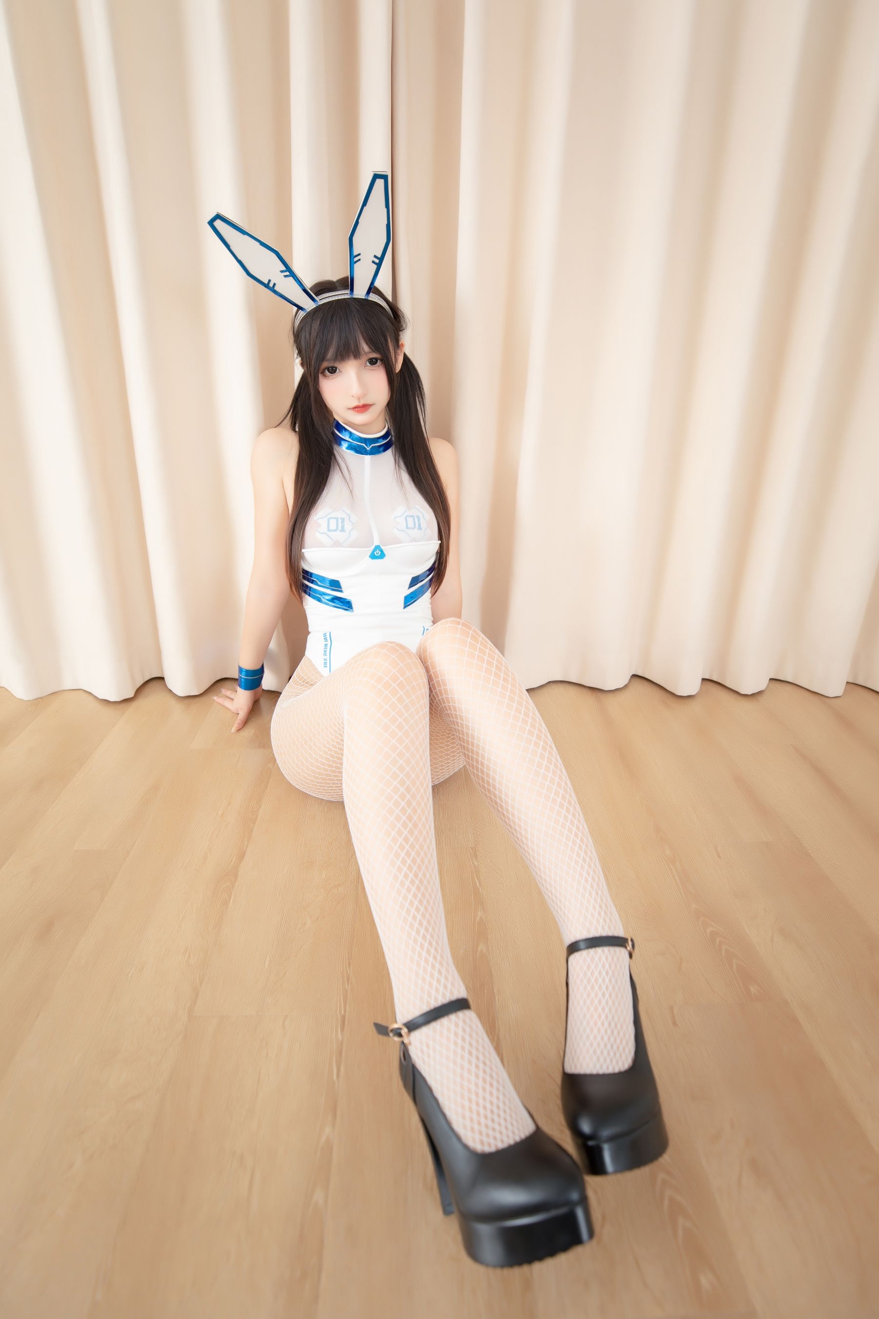 [福利COS] 萝莉神楽板真冬 之赛博战兔第6张