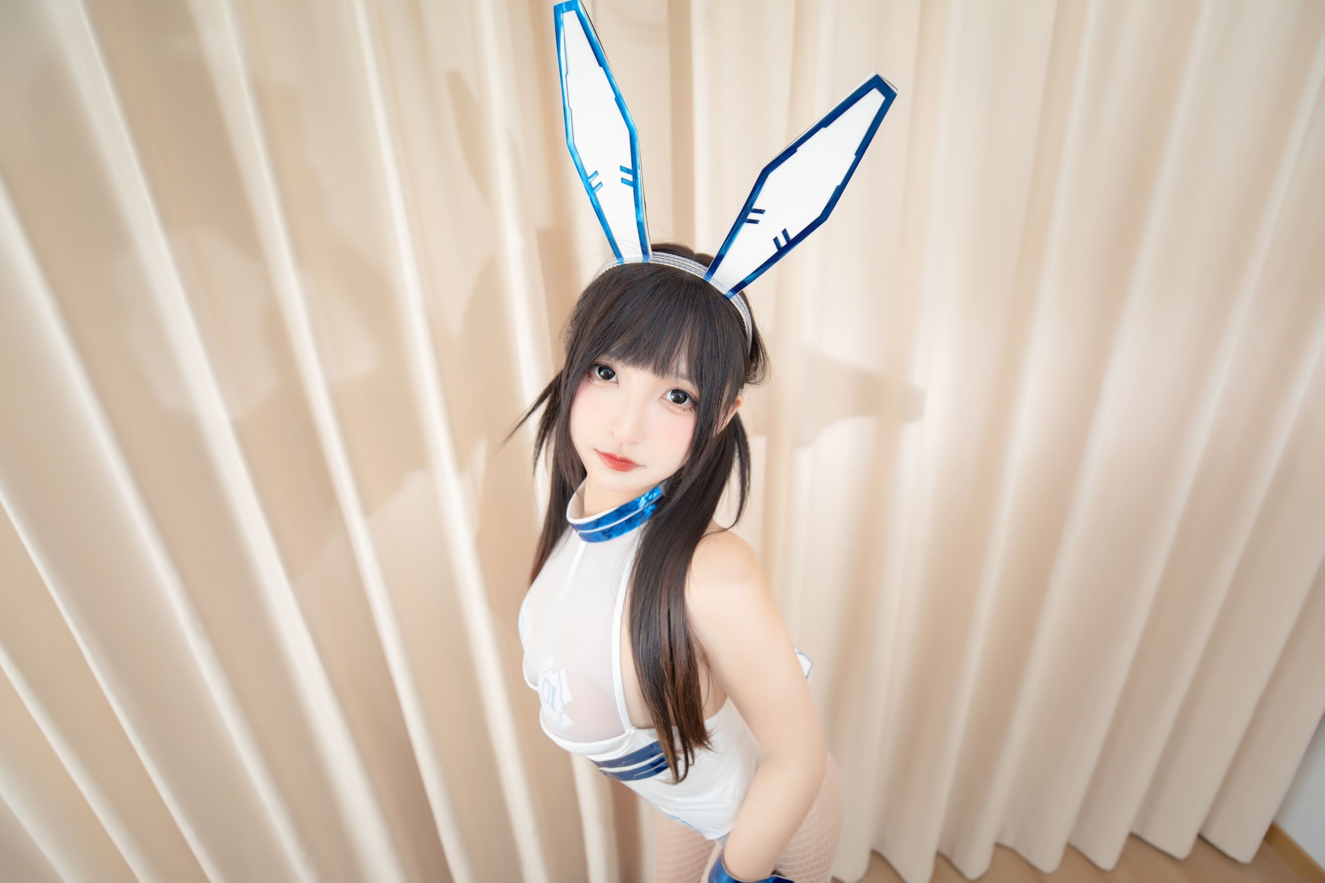 [福利COS] 萝莉神楽板真冬 之赛博战兔第1张