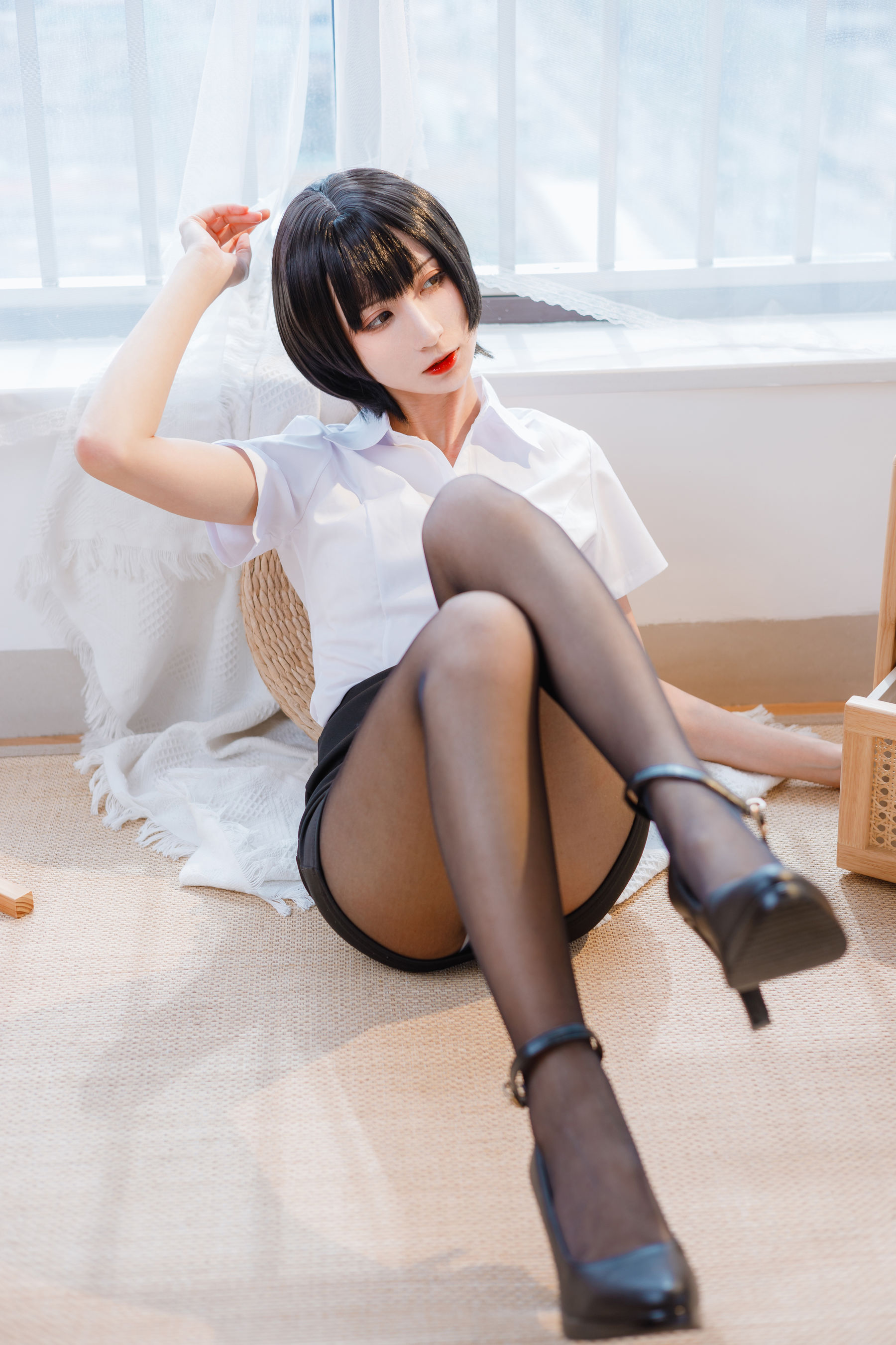 [福利COS] 贝儿酱Miki - OL装第3张