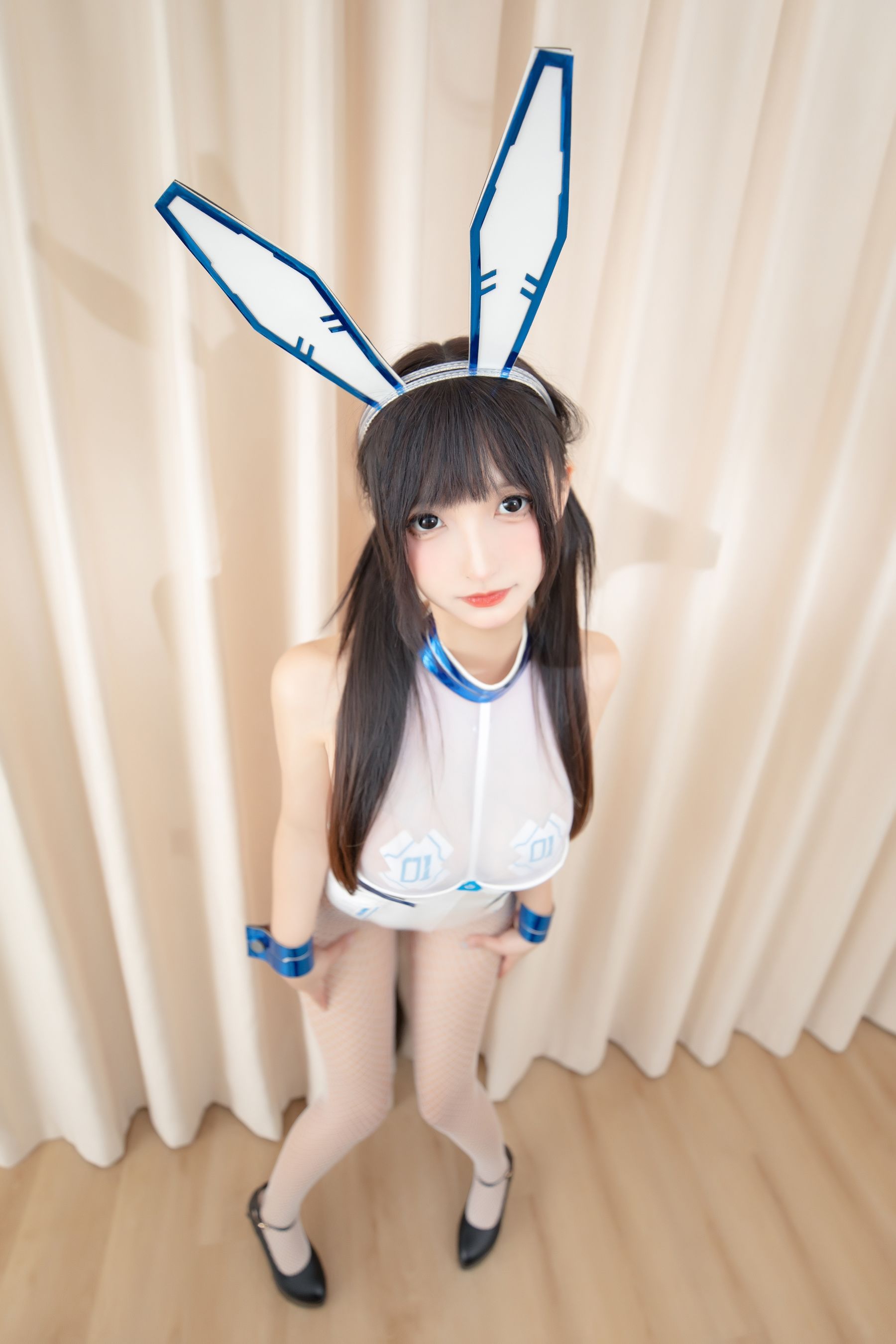 [福利COS] 萝莉神楽板真冬 之赛博战兔第4张