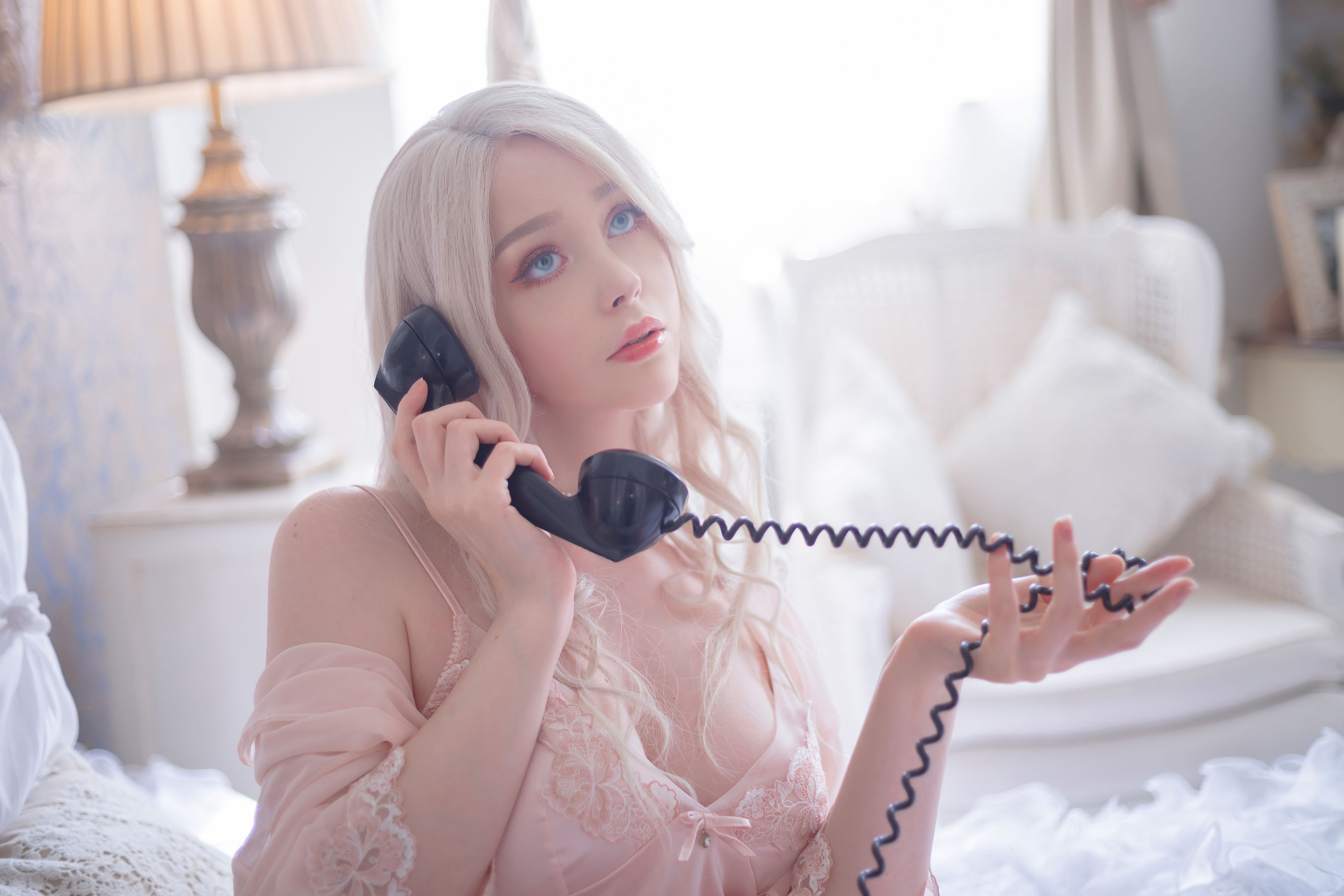 [COS福利] 国外美女SayaTheFox - 粉色套裝第6张