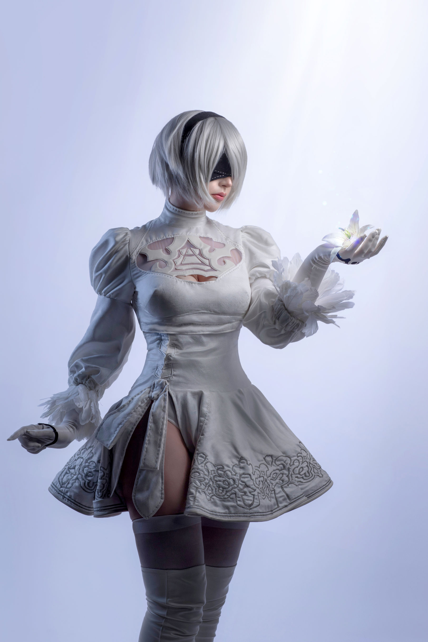 [COS福利] 国外美女SayaTheFox - 2B White Dress第1张