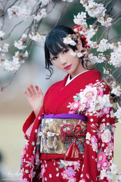 [COS福利] Hane Ame 雨波 - 赤紅和服