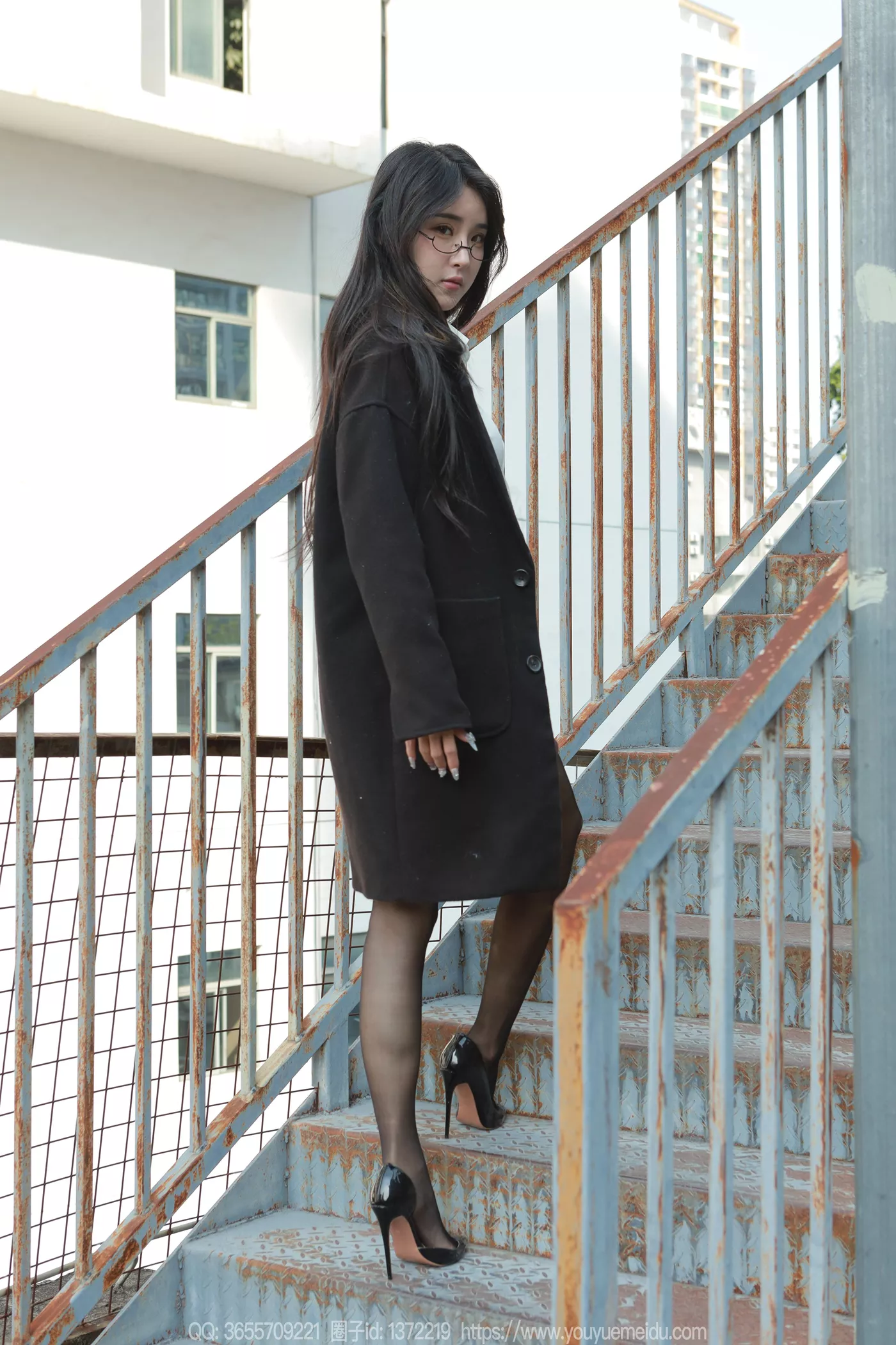 [IESS异思趣向] 2024.12.22 丝享家1930：小宝《眼镜美女》[91P]第8张