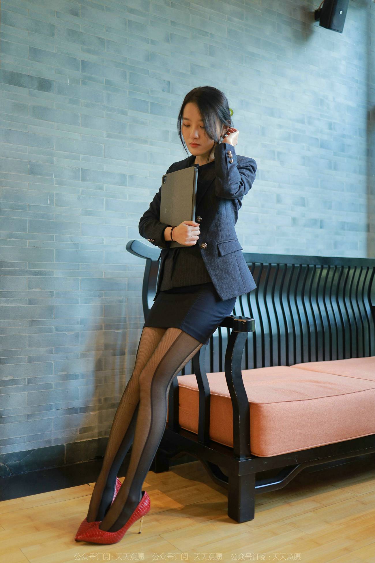 [IESS异思趣向] 2022.04.12 丝享家1057：婉萍《OL嘿丝玉姐》[93P]第14张