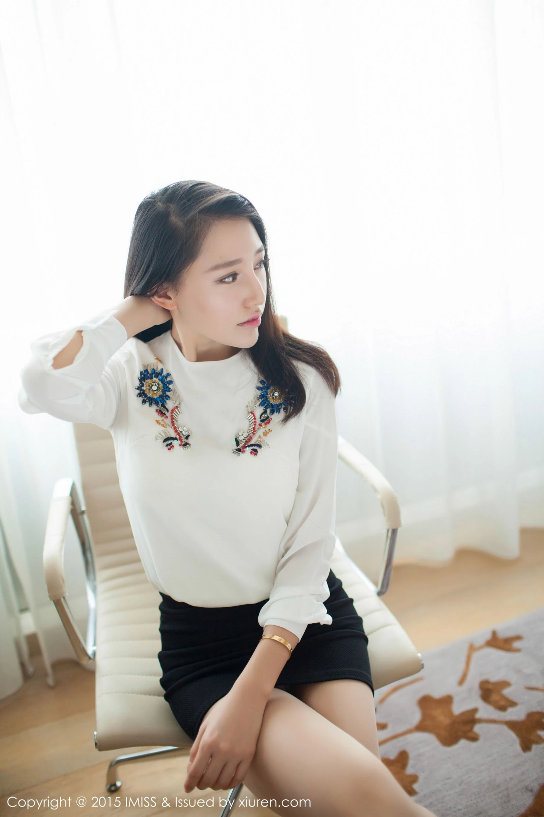  大长腿美女@刘奕宁Lynn《OL美腿丝袜》 爱蜜社IMiss Vol.023第5张