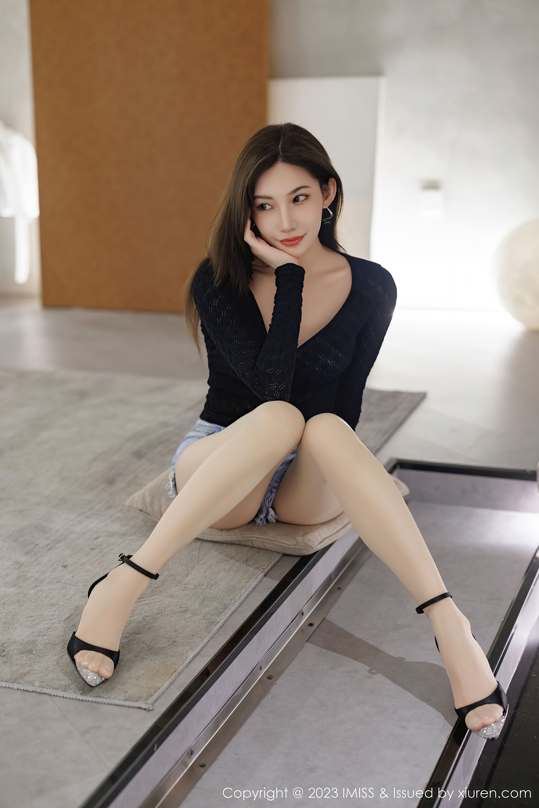  爱蜜社 VOL.727 小狐狸Kathryn 超短裤美腿第17张