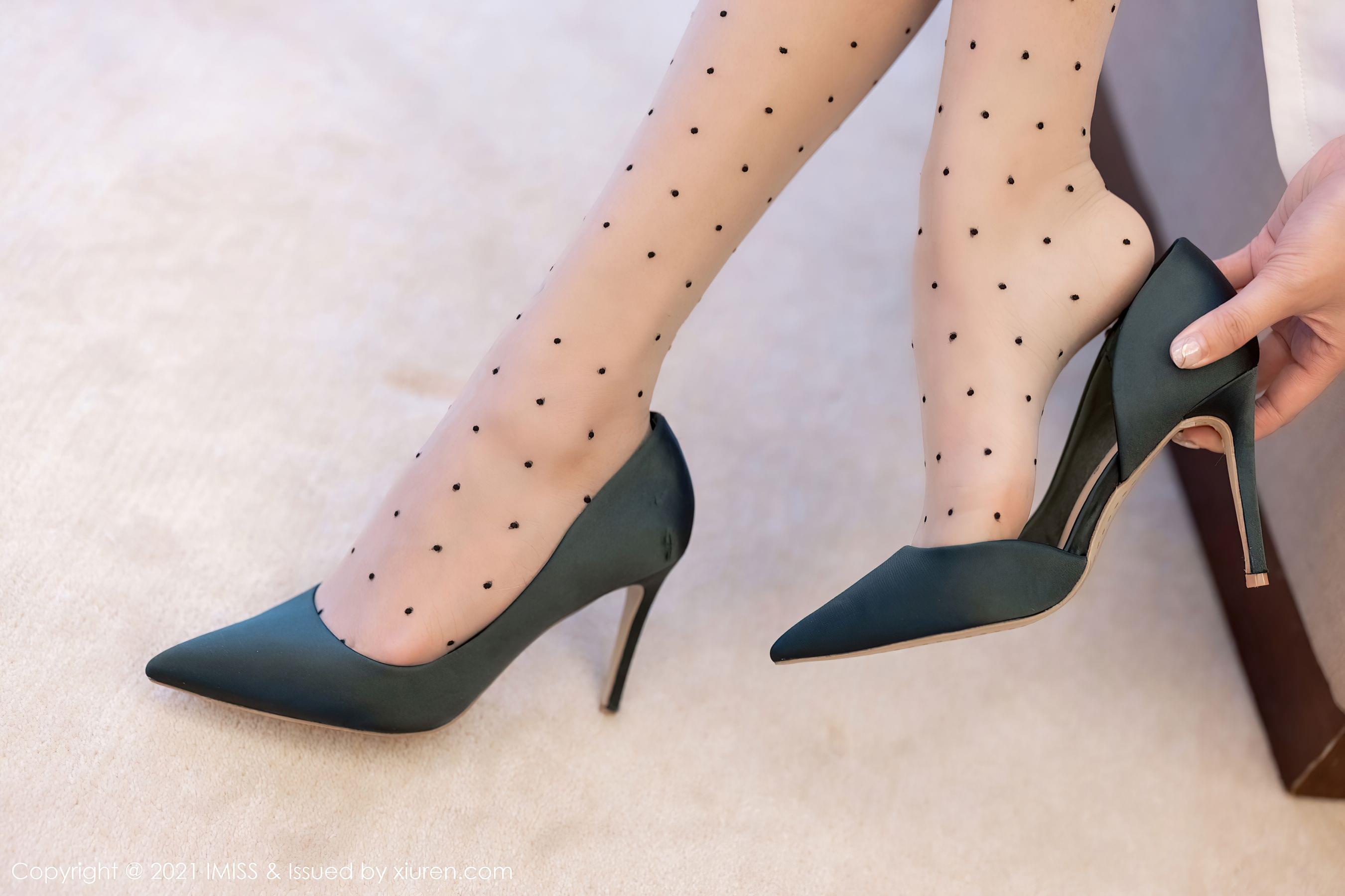 爱蜜社IMiss Vol.590 Lavinia肉肉第18张