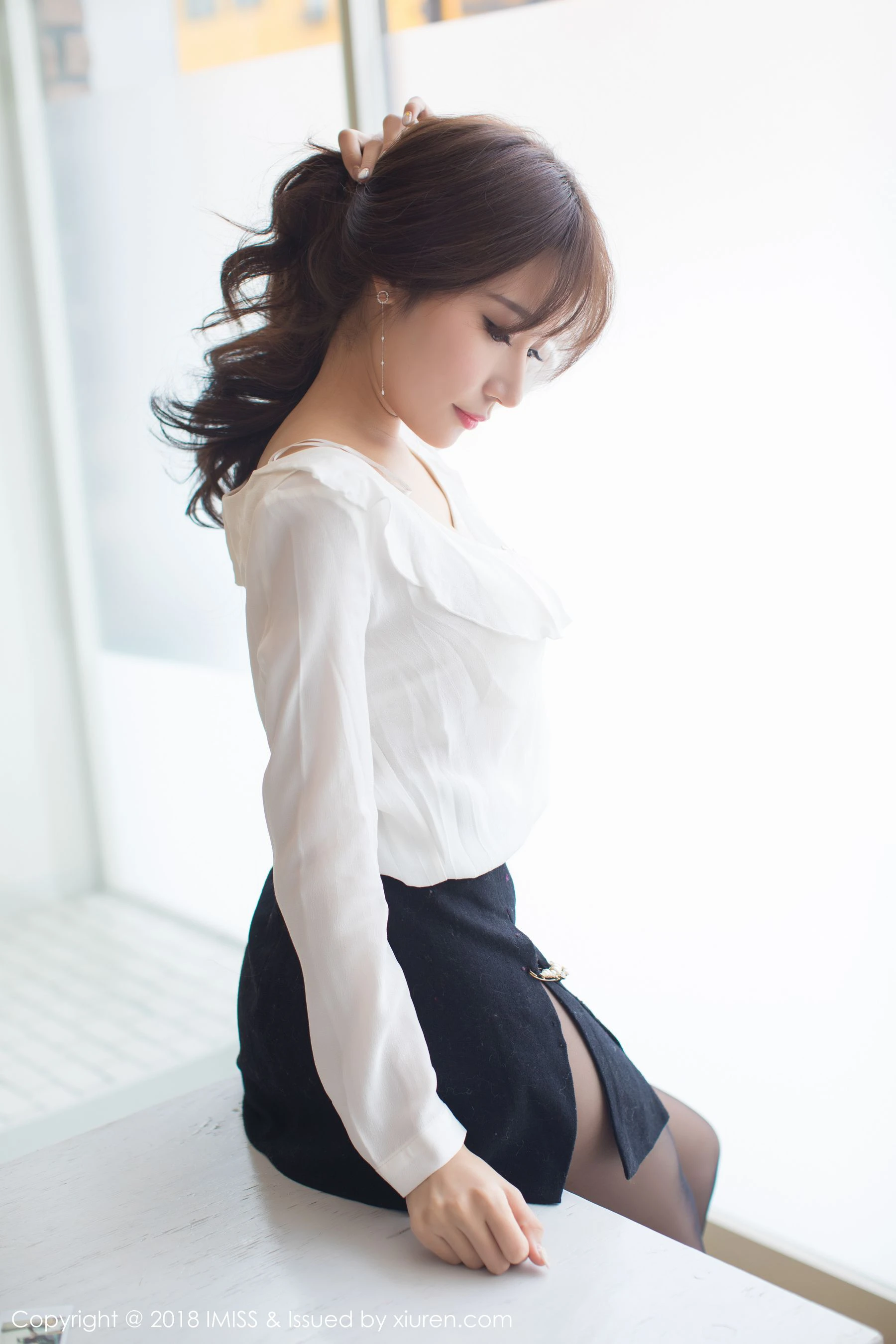  小狐狸Sica《黑丝OL小秘》 爱蜜社IMiss Vol.247第6张