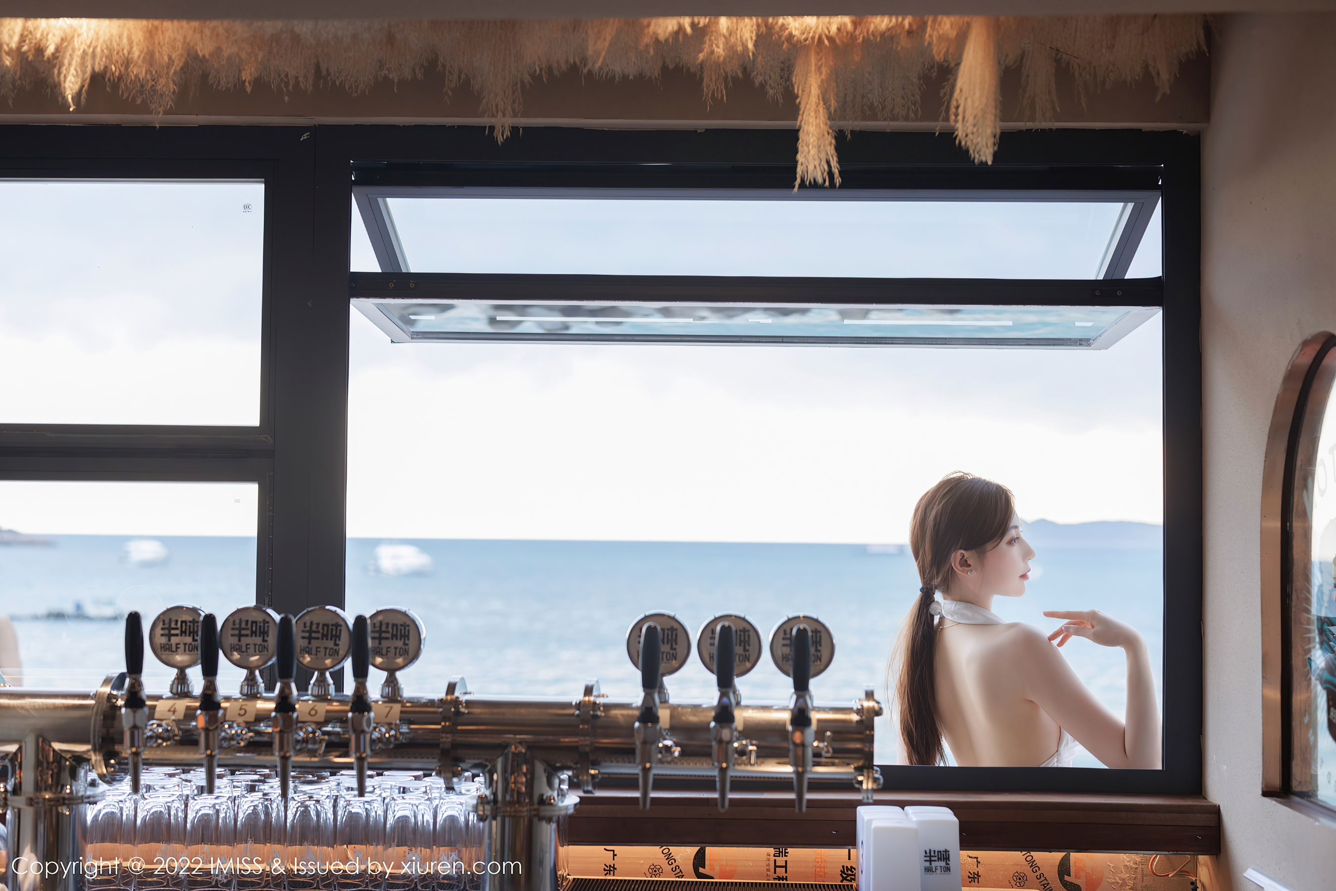  爱蜜社 VOL.706 Lynn刘奕宁 长裙美腿第8张