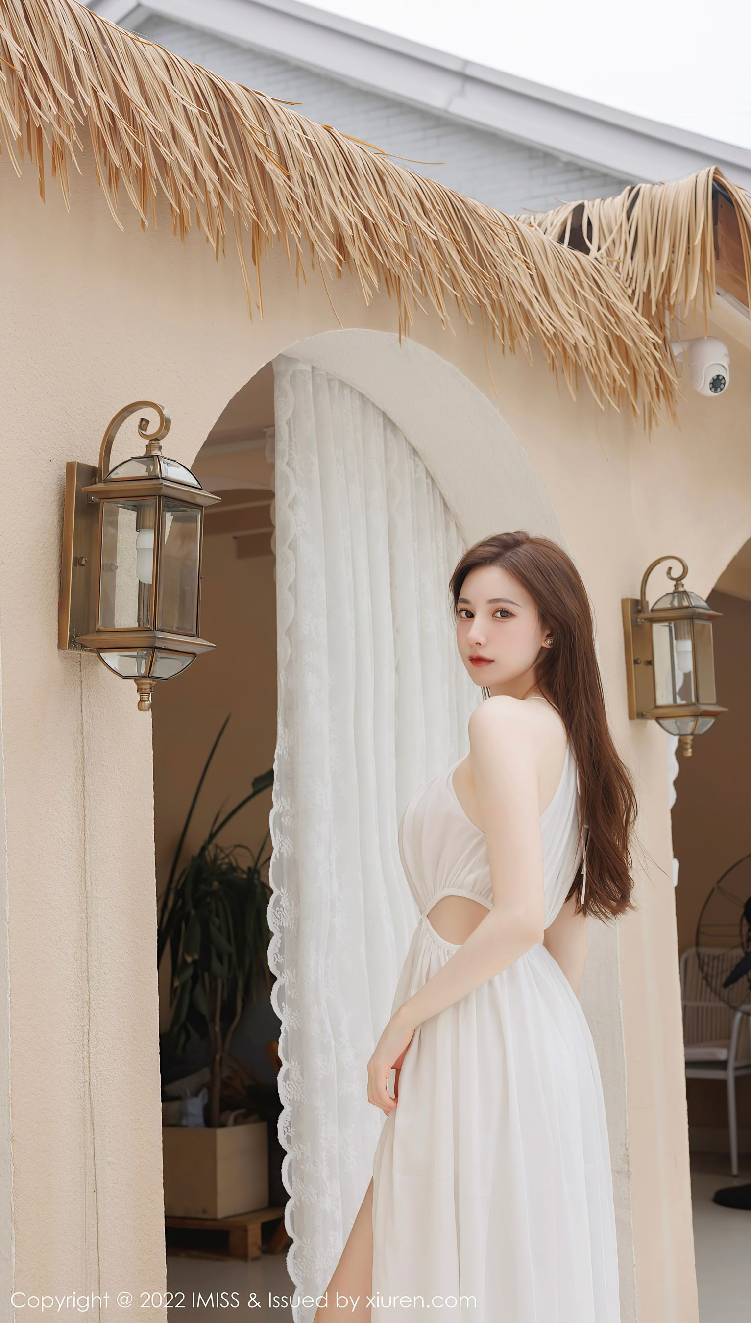  爱蜜社 VOL.706 Lynn刘奕宁 长裙美腿第2张