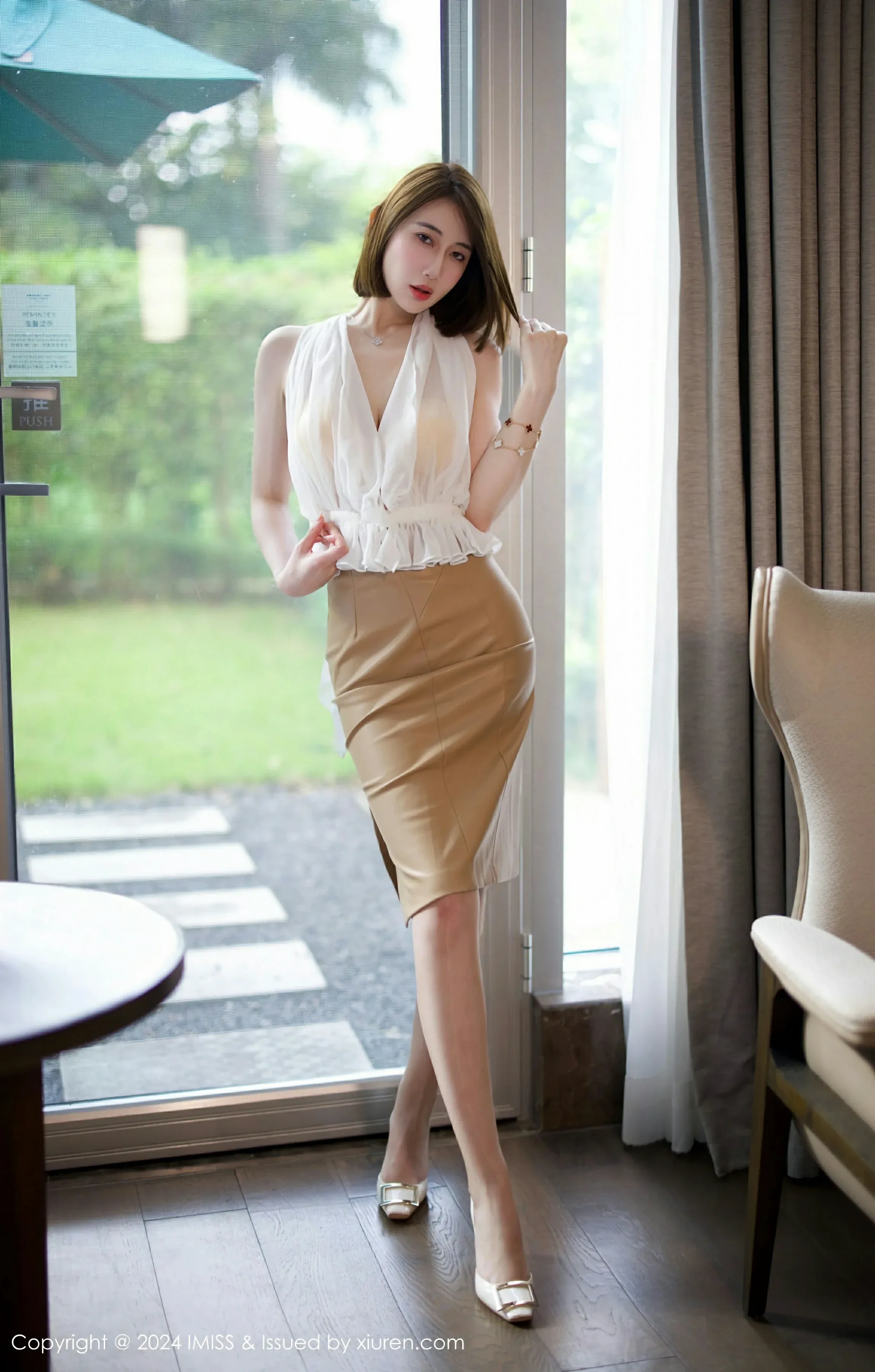  爱蜜社 VOL.779 瑞妤 [46P]第2张