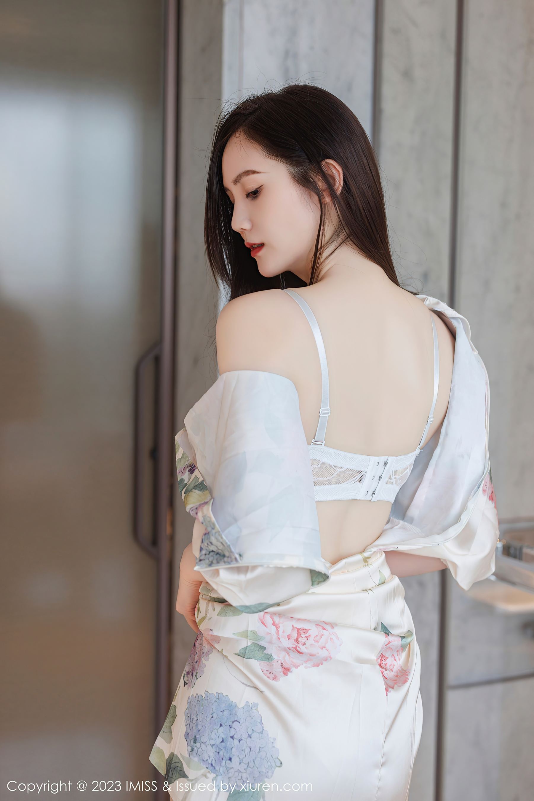  爱蜜社 VOL.745 SISY思 长裙美腿