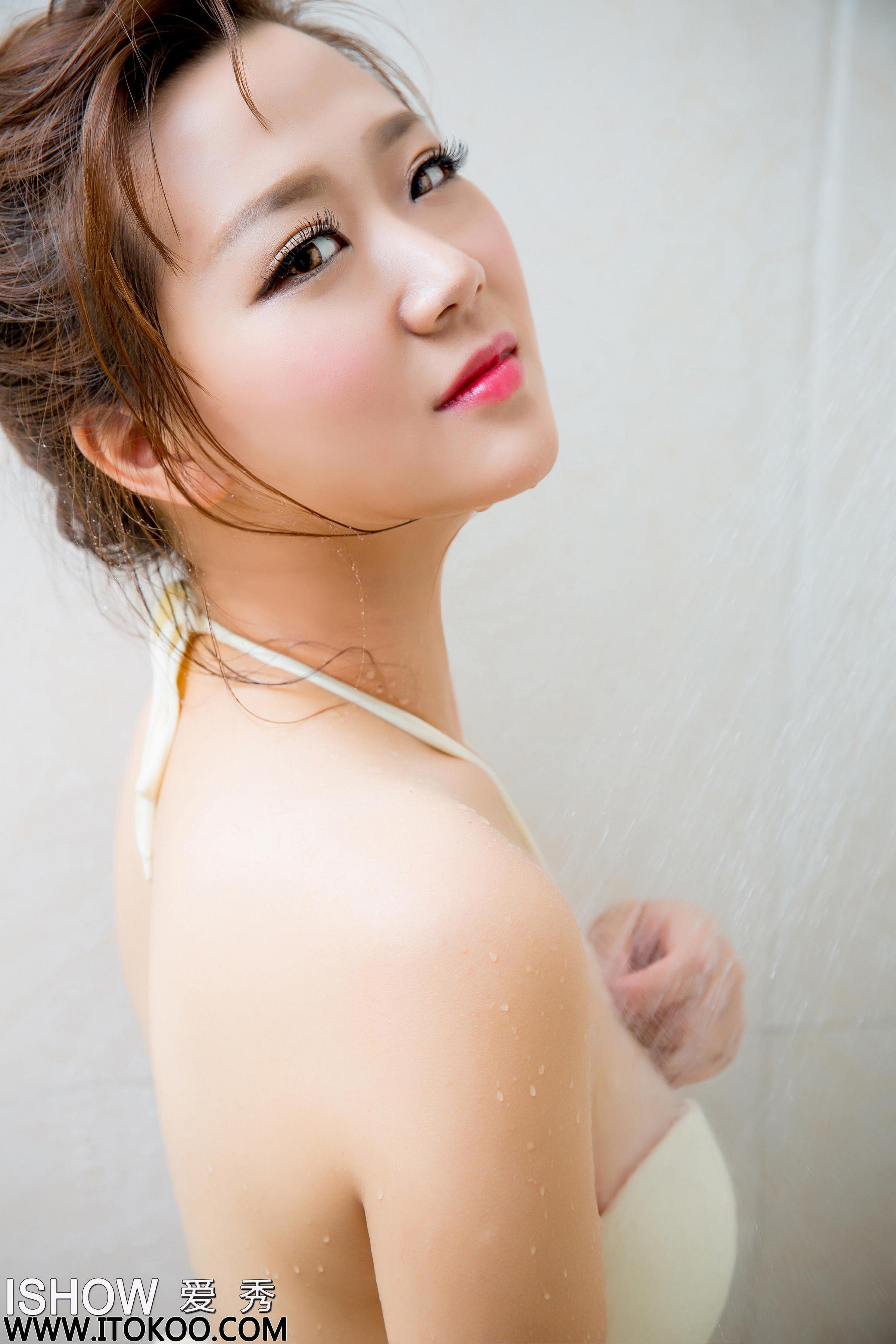 [ISHOW爱秀]灰白色连体内衣美女 露西Lucy 黑丝美腿与黑色高跟性感写真 2016-09-29 No.069第3张
