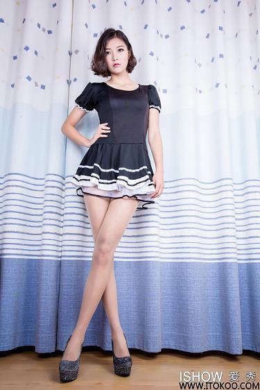 [ISHOW爱秀]黑色连身短裙美女 余菲菲Faye 肉丝美腿与闪亮高跟性感写真 2015-11-29 No.019