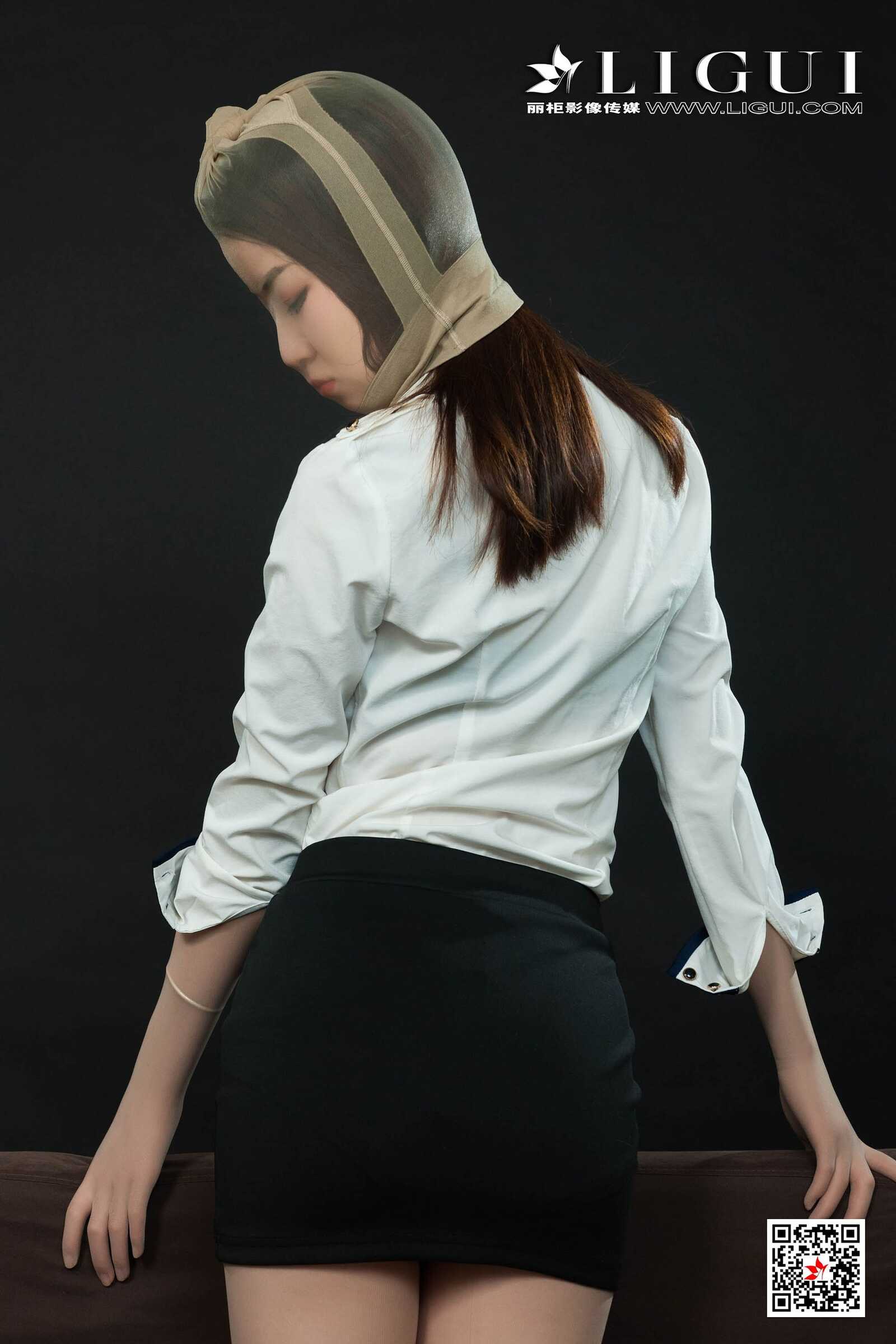 虫虫《肉丝袜美束人体》 [丽柜Ligui] 写真集第1张