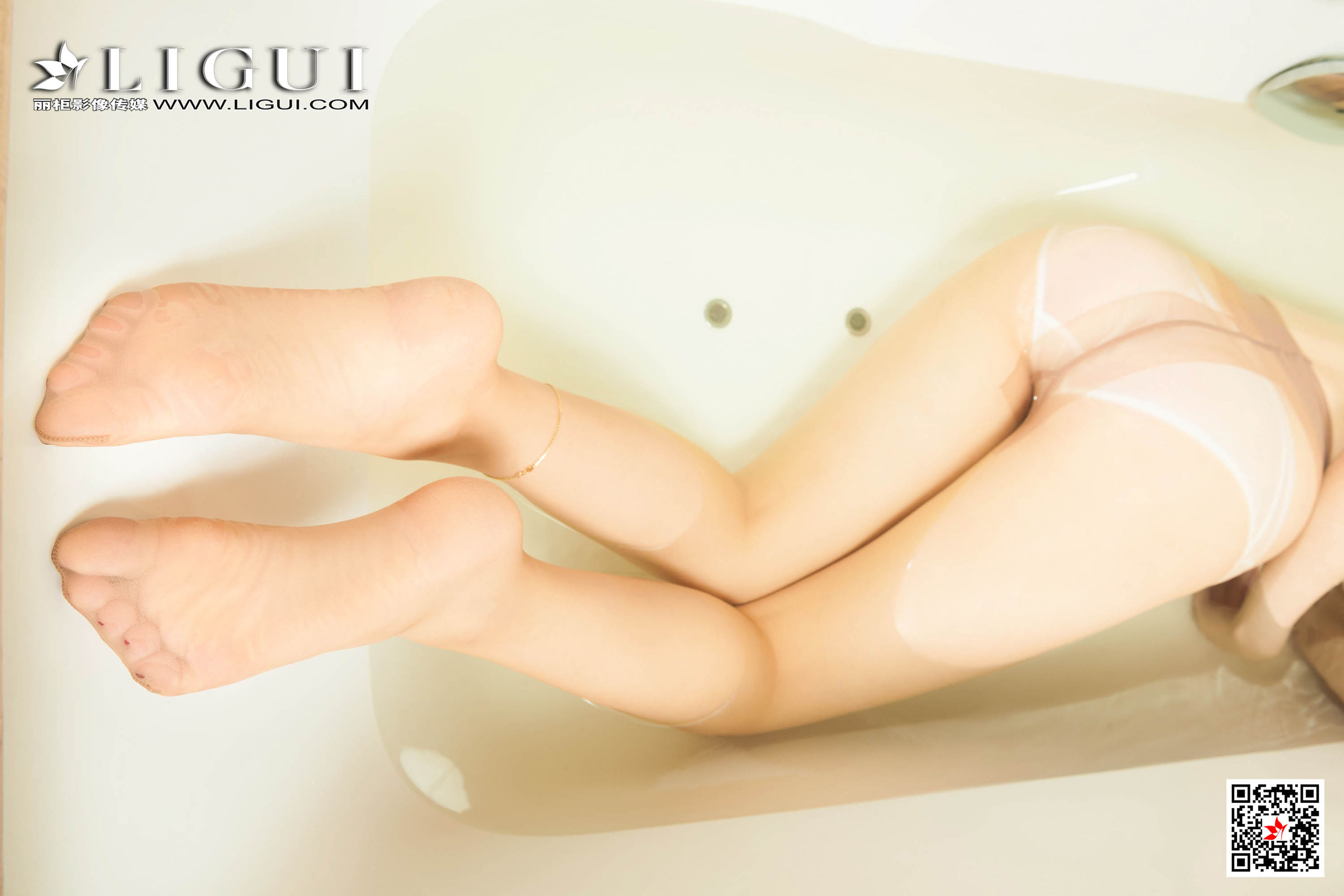 [丽柜Ligui] 天天 - 浴缸肉丝袜湿身系列第3张