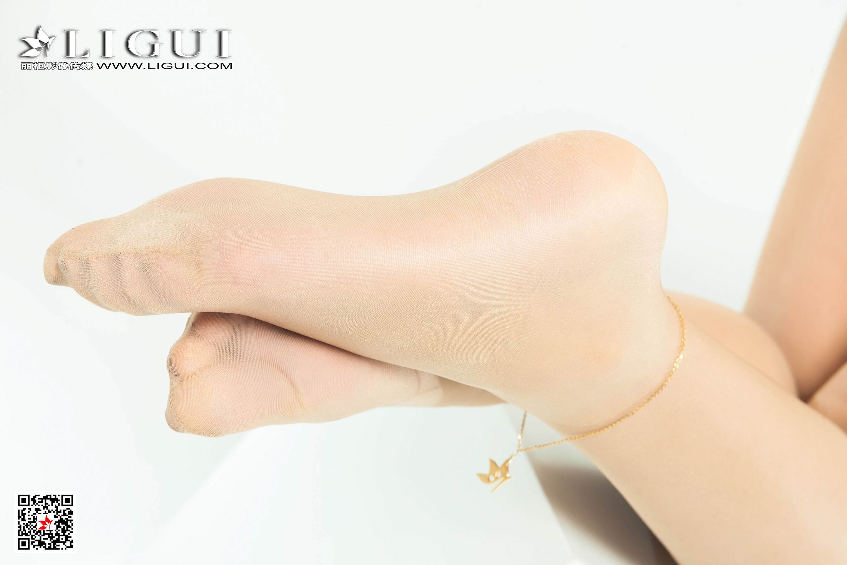 [丽柜Ligui] Model 文芮 - 丝袜OL诱惑第1张