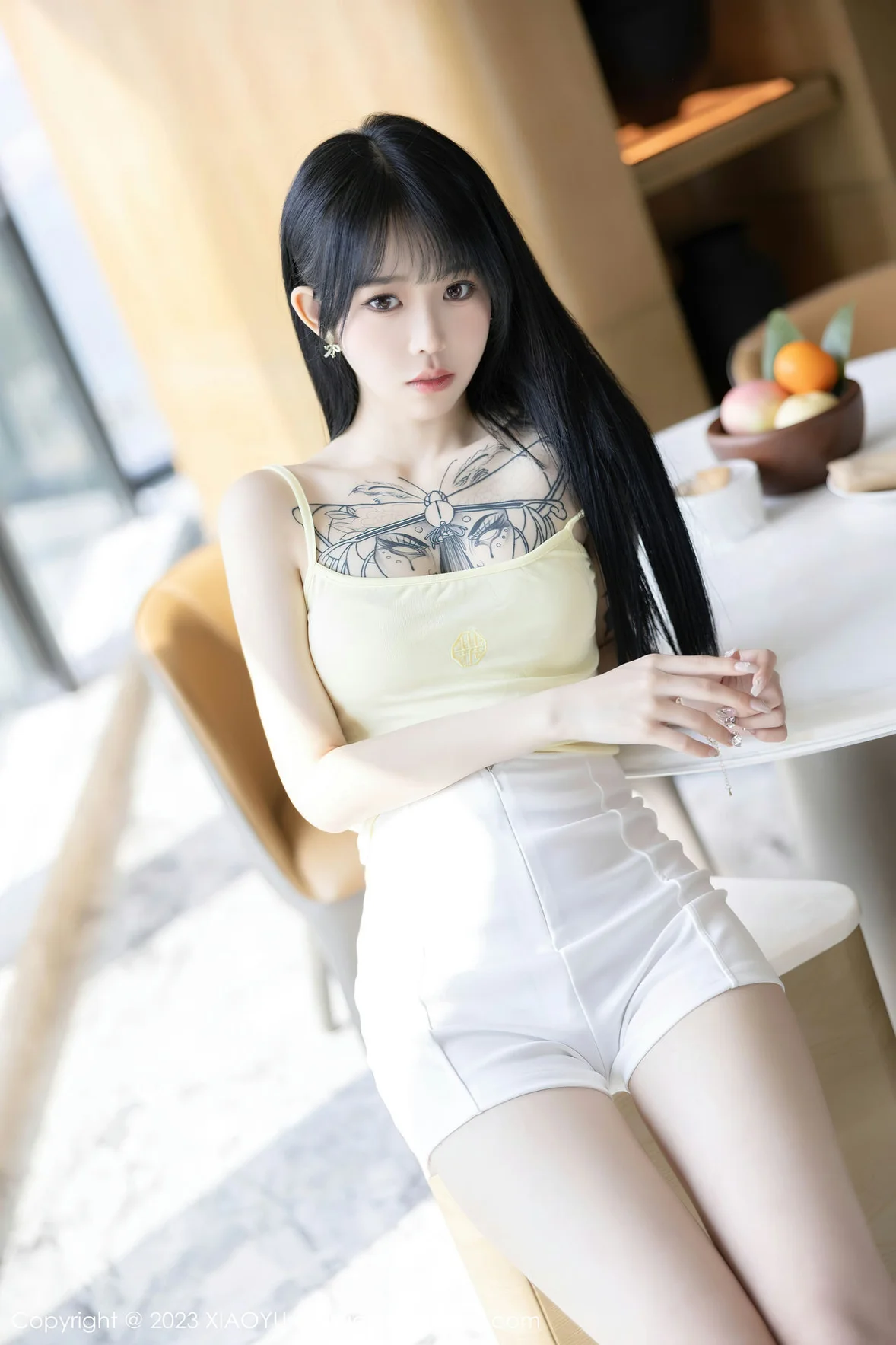  XIAOYU 语画界 Vol.1047 奶瓶. 性感蛋黄色性感写真 [99P]第7张