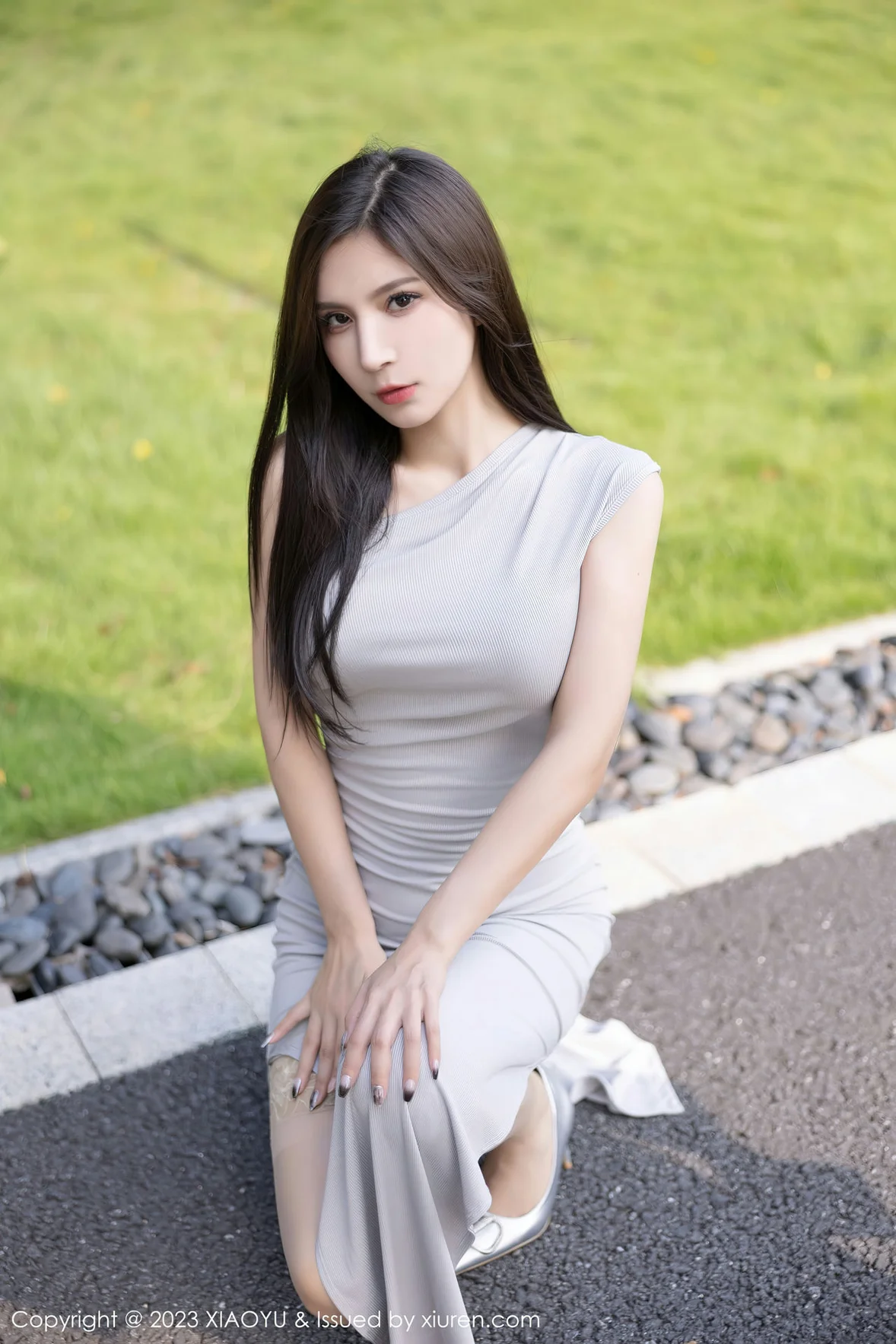  XIAOYU 语画 Vol.1074 小蛮妖Yummy 灰色蕾丝内衣贵州旅拍 [82P]第4张