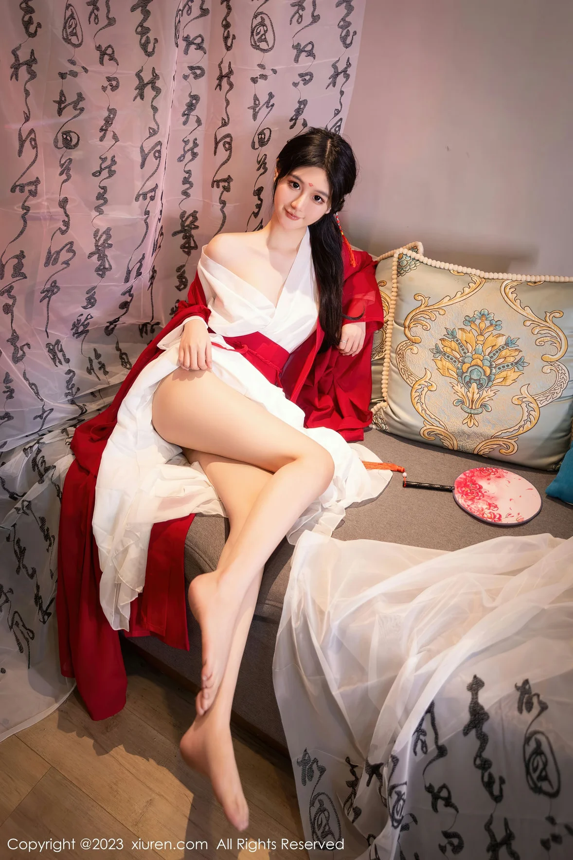  XiuRen 秀人 No.7192 幼幼 红色古装性感写真 [93P]第2张