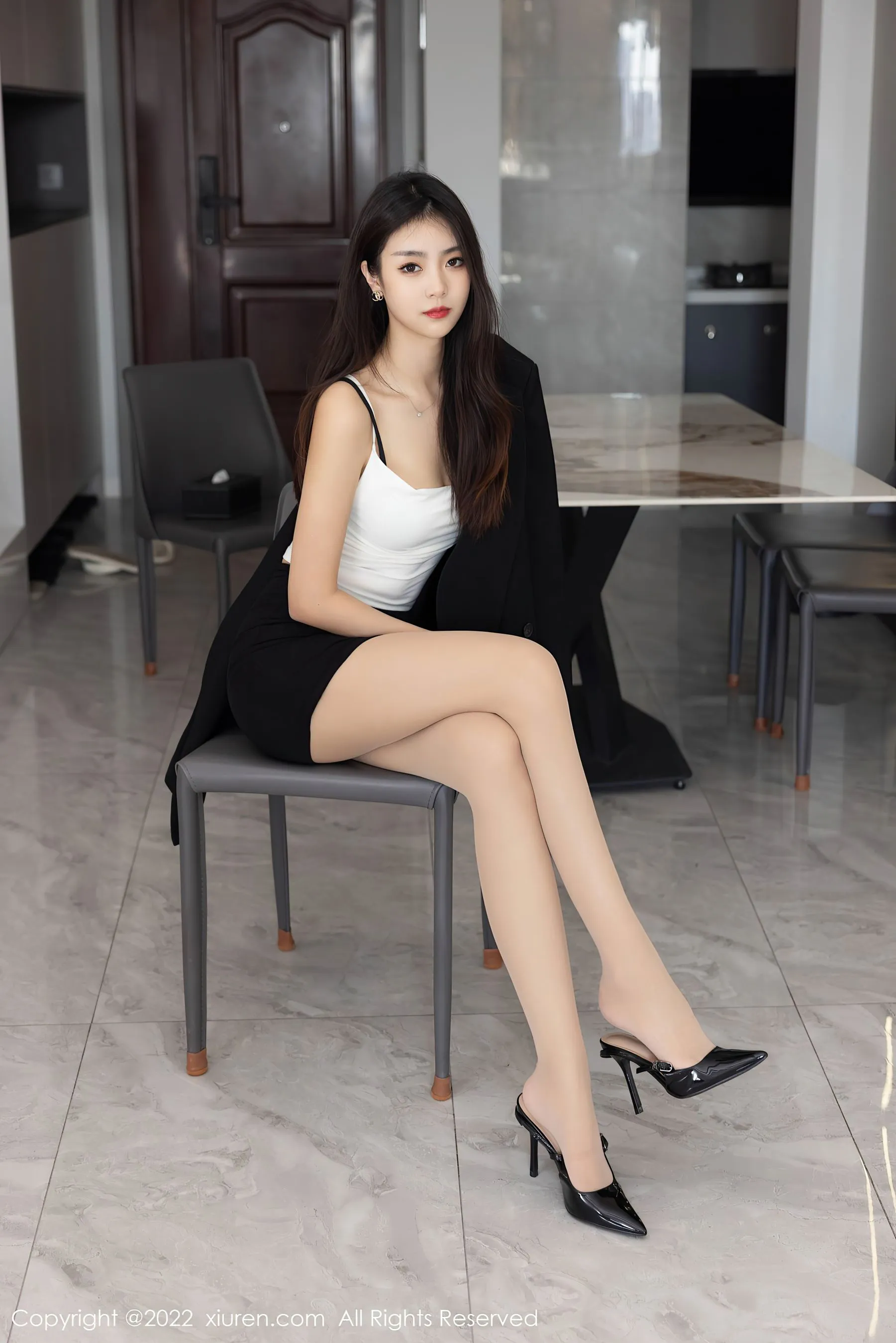  秀人网 No.5530 可樂Vicky 短裙美腿第20张