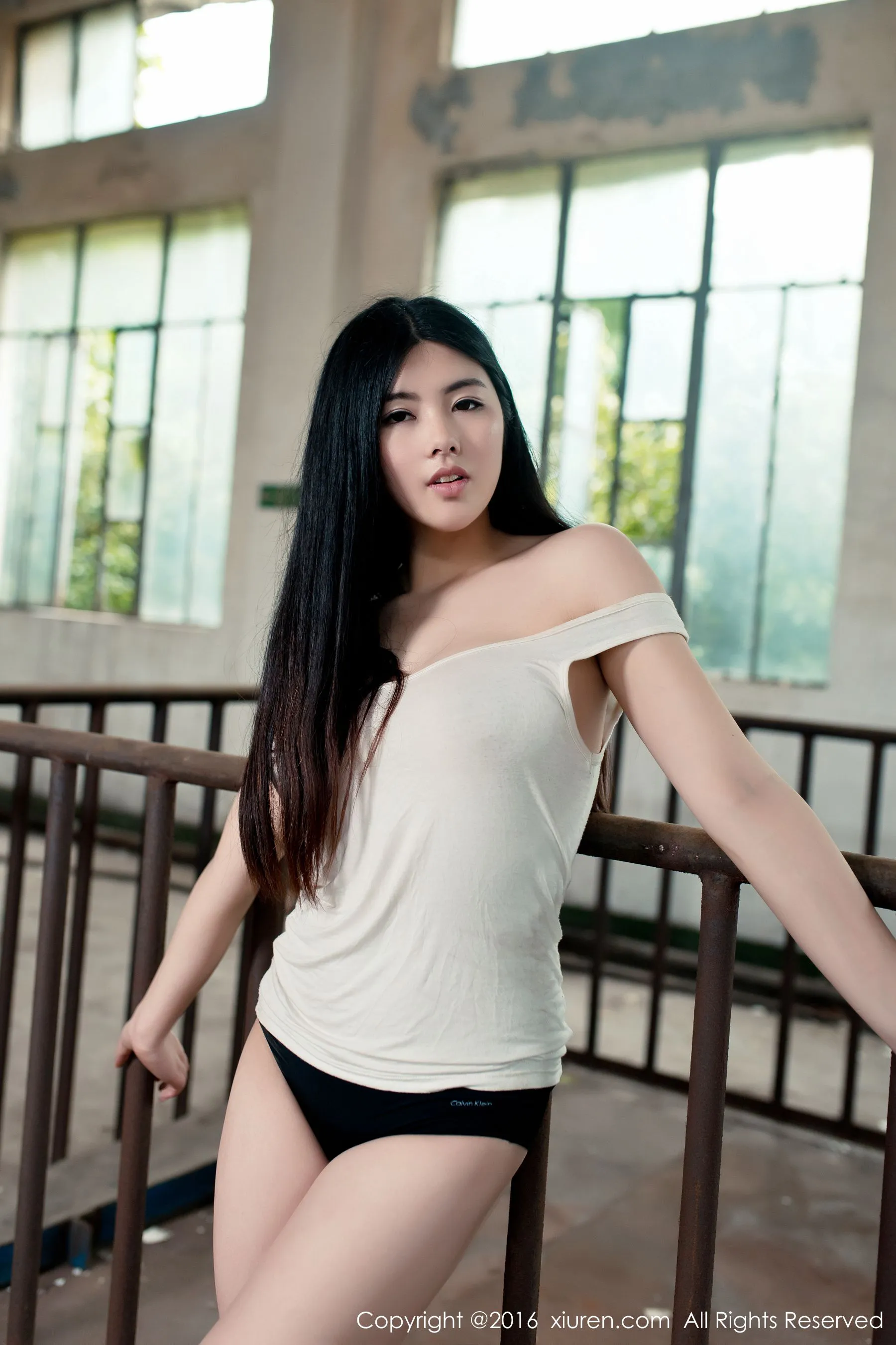  娜露Selena《日系清新巨乳小美女》 秀人网 No.518第17张