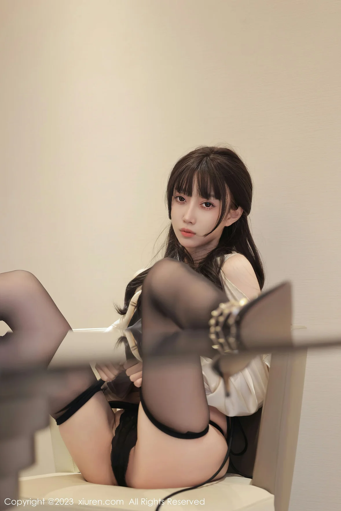  XiuRen 秀人 No.6929 玥儿玥er 魅惑黑丝广州旅拍 [69P]第12张