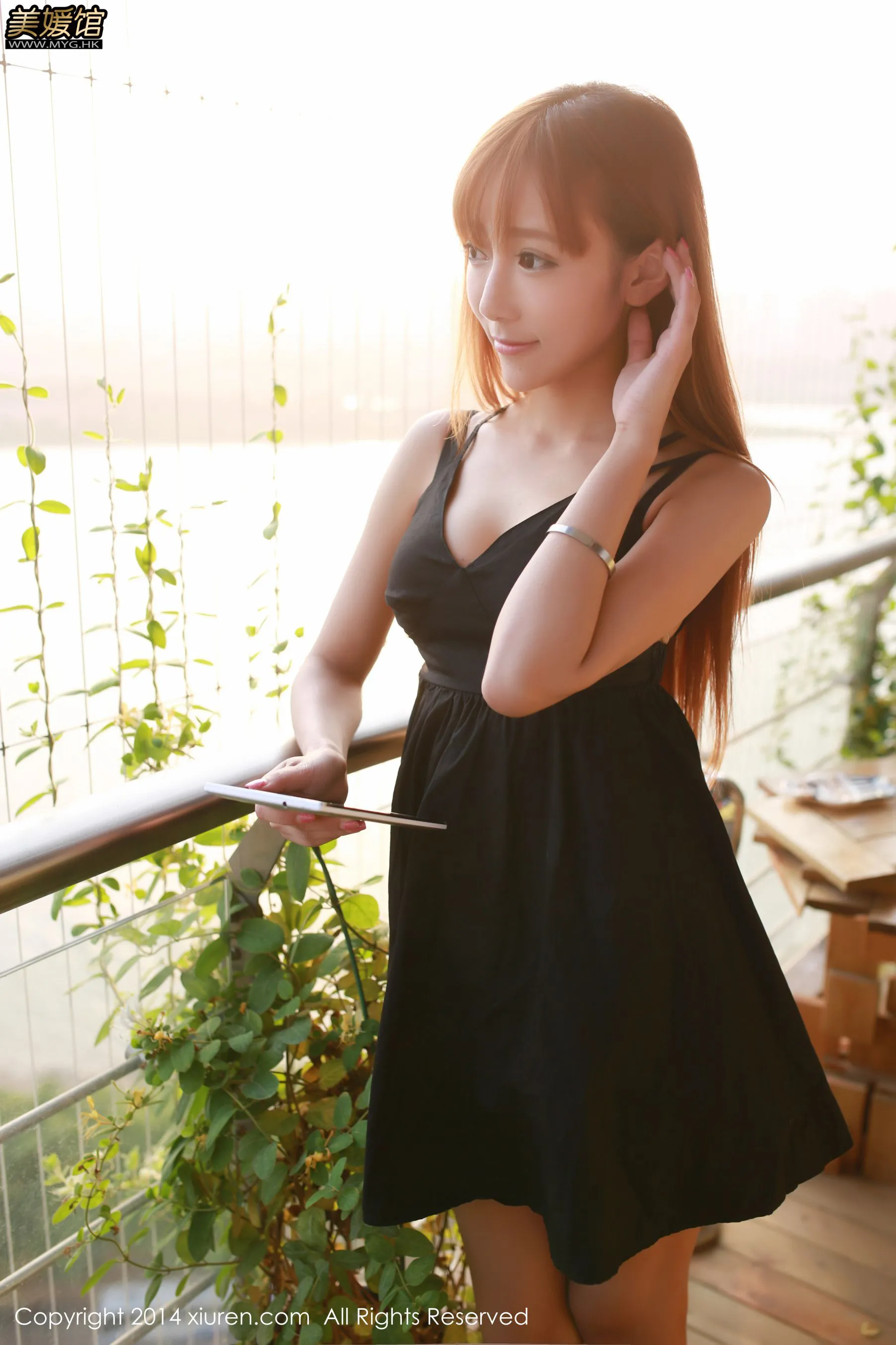  王馨瑤Yanni《驰为数码宣传片》 秀人网 No.135第28张