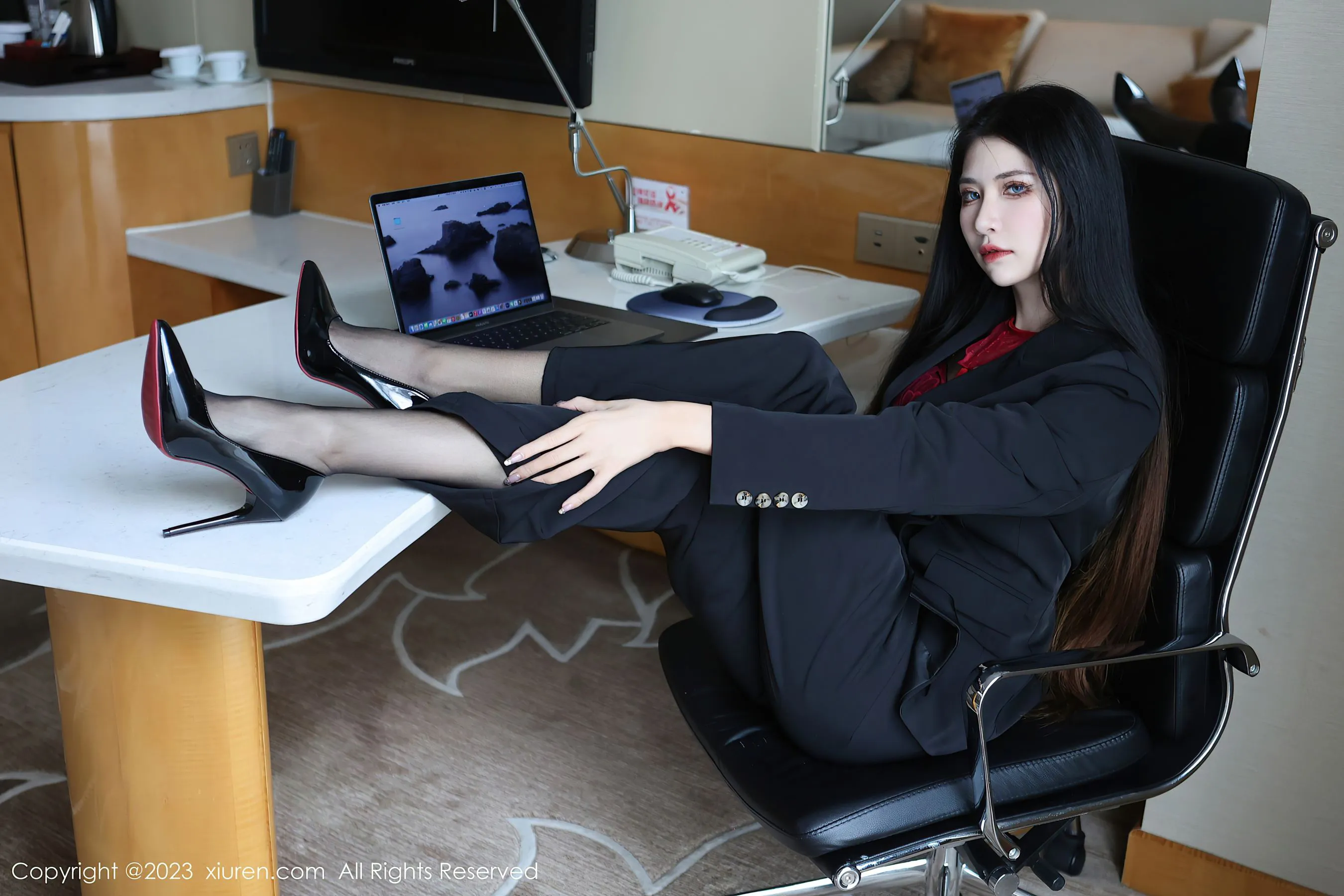  秀人网 No.6402 依娜Yina 美腿新人第30张