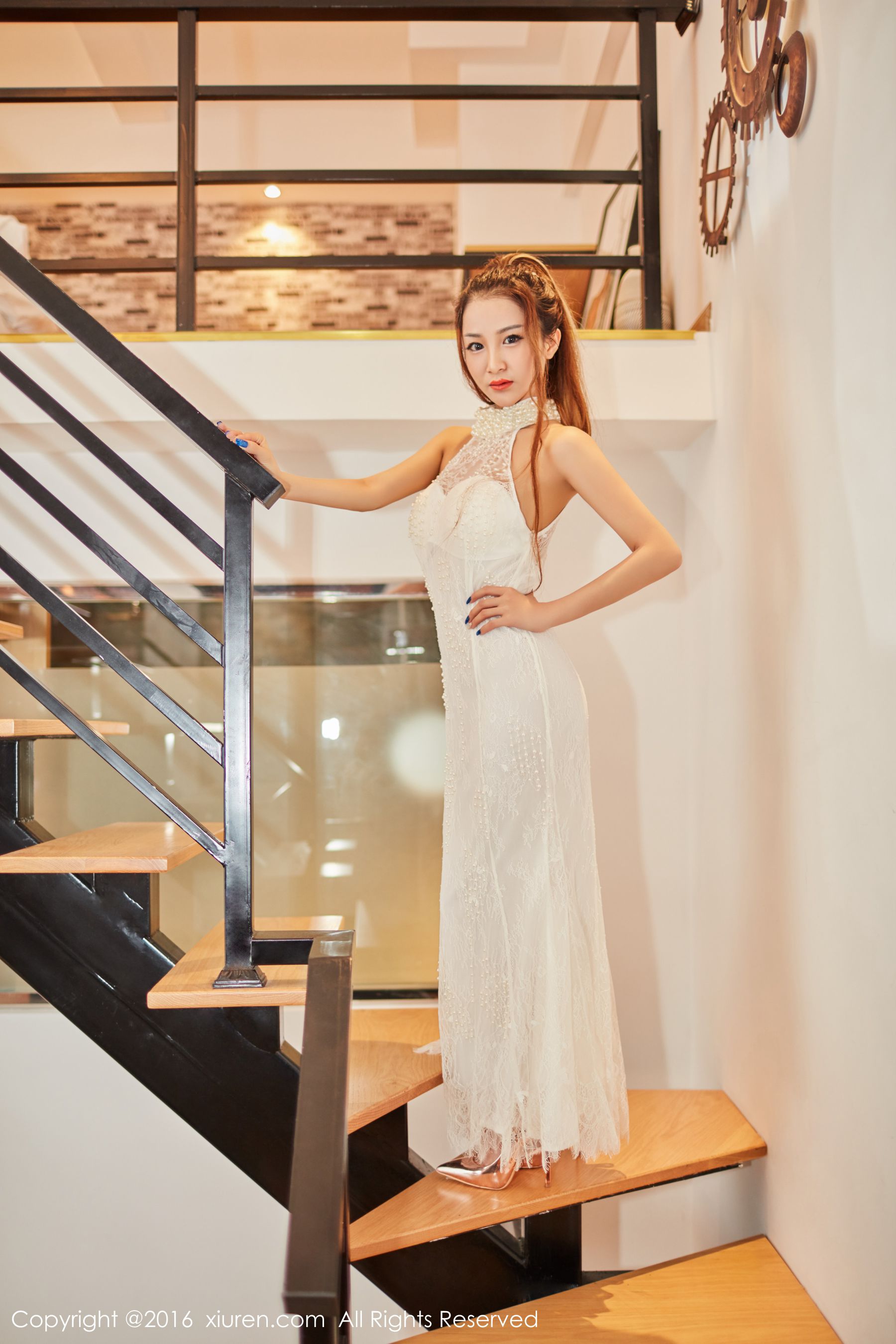 Sugar梁莹《修长的美腿与浑圆的翘臀》 秀人网 No.631第1张