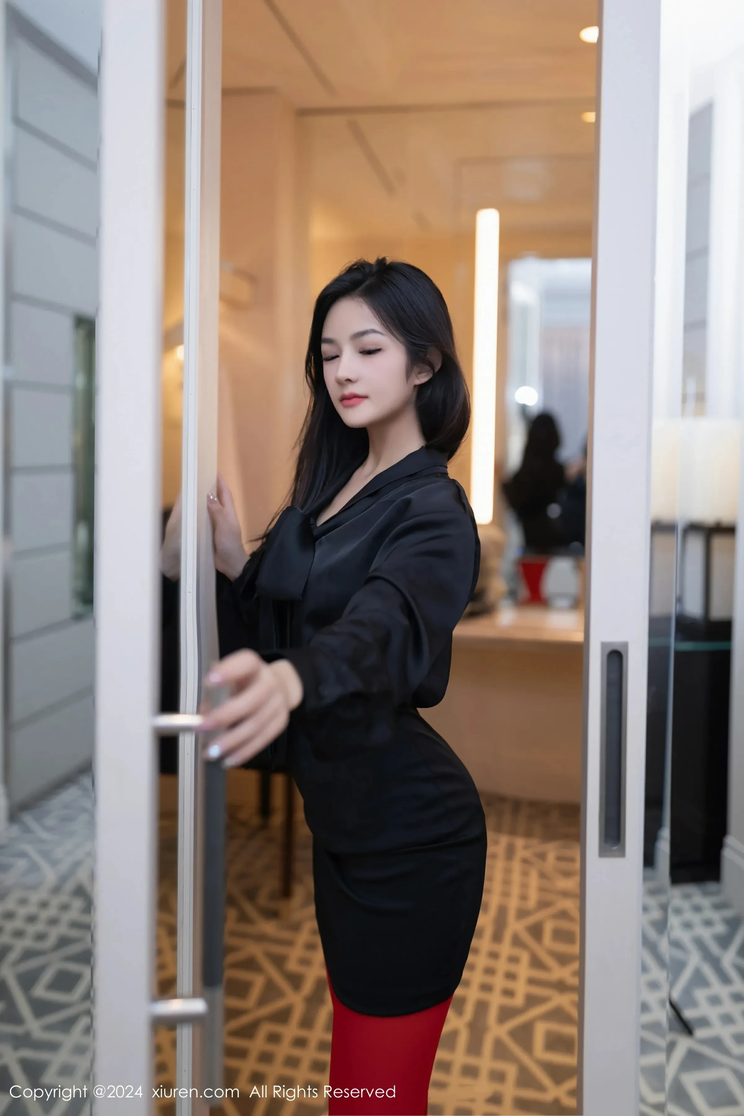  XiuRen 秀人 No.8801 谭小灵 [80P]第2张