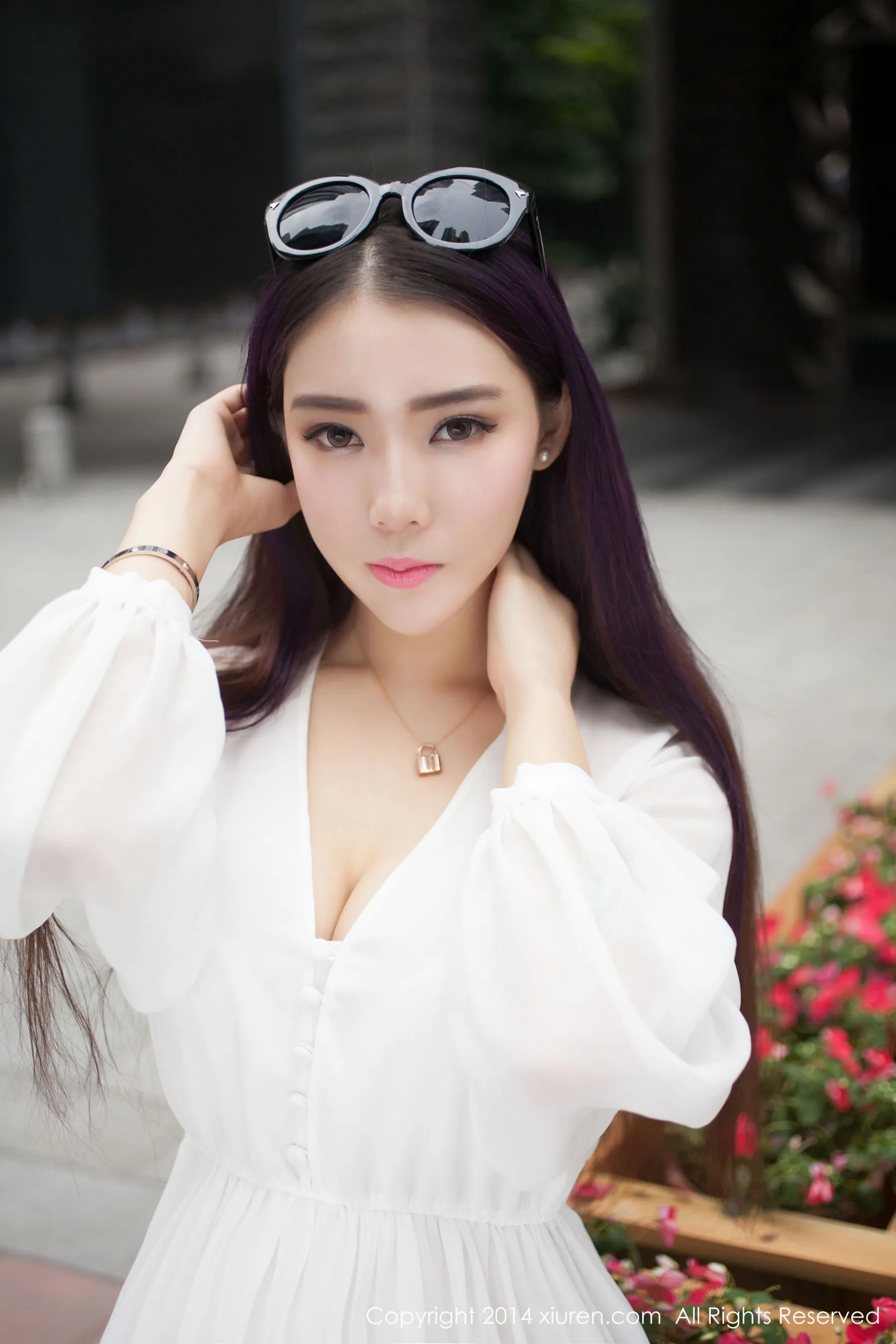  夢娜Vanessa《款款而来的特级女神》 秀人网 No.131第4张