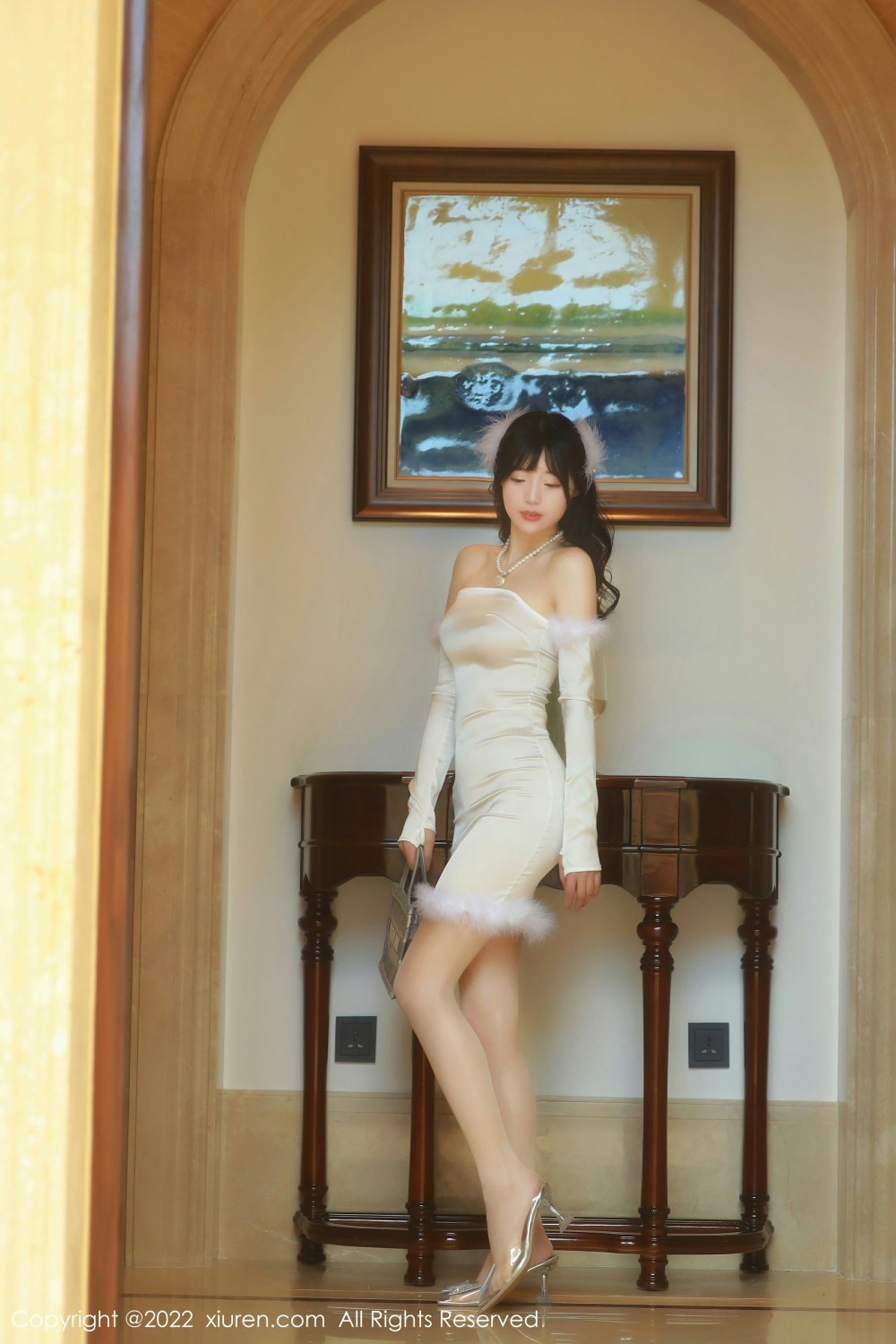 [XiuRen秀人网] 2022.02.28 No.4645 佘贝拉bella 米色连衣裙第4张