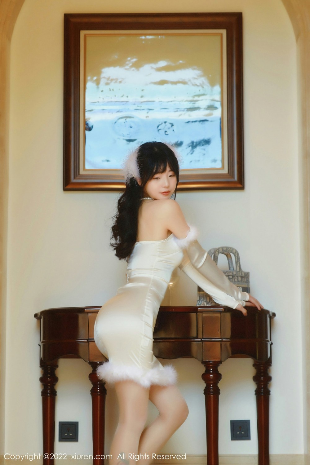 [XiuRen秀人网] 2022.02.28 No.4645 佘贝拉bella 米色连衣裙第2张
