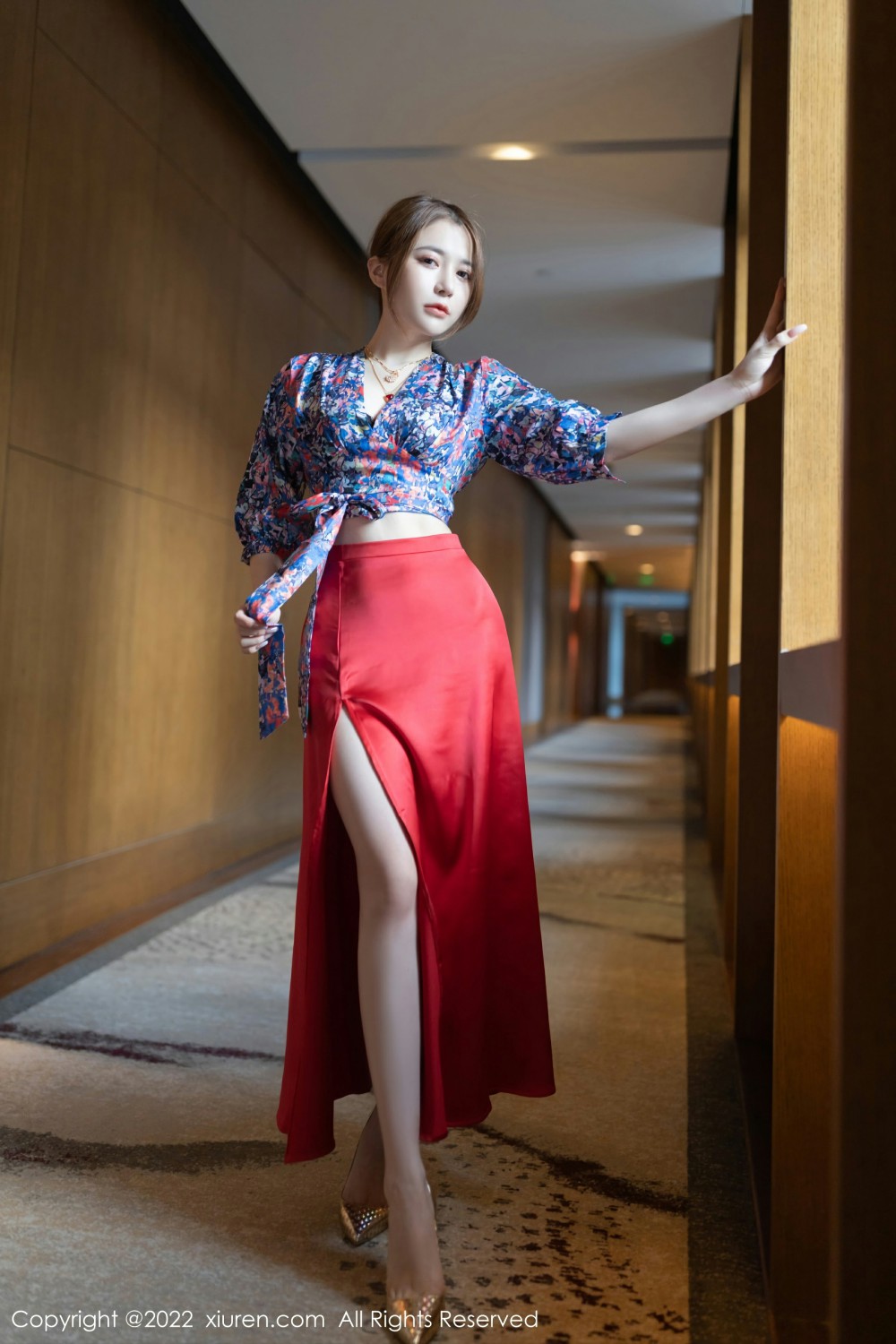 [XiuRen秀人网] 2022.03.04 No.4674 鱼子酱Fish 性感红裙第2张
