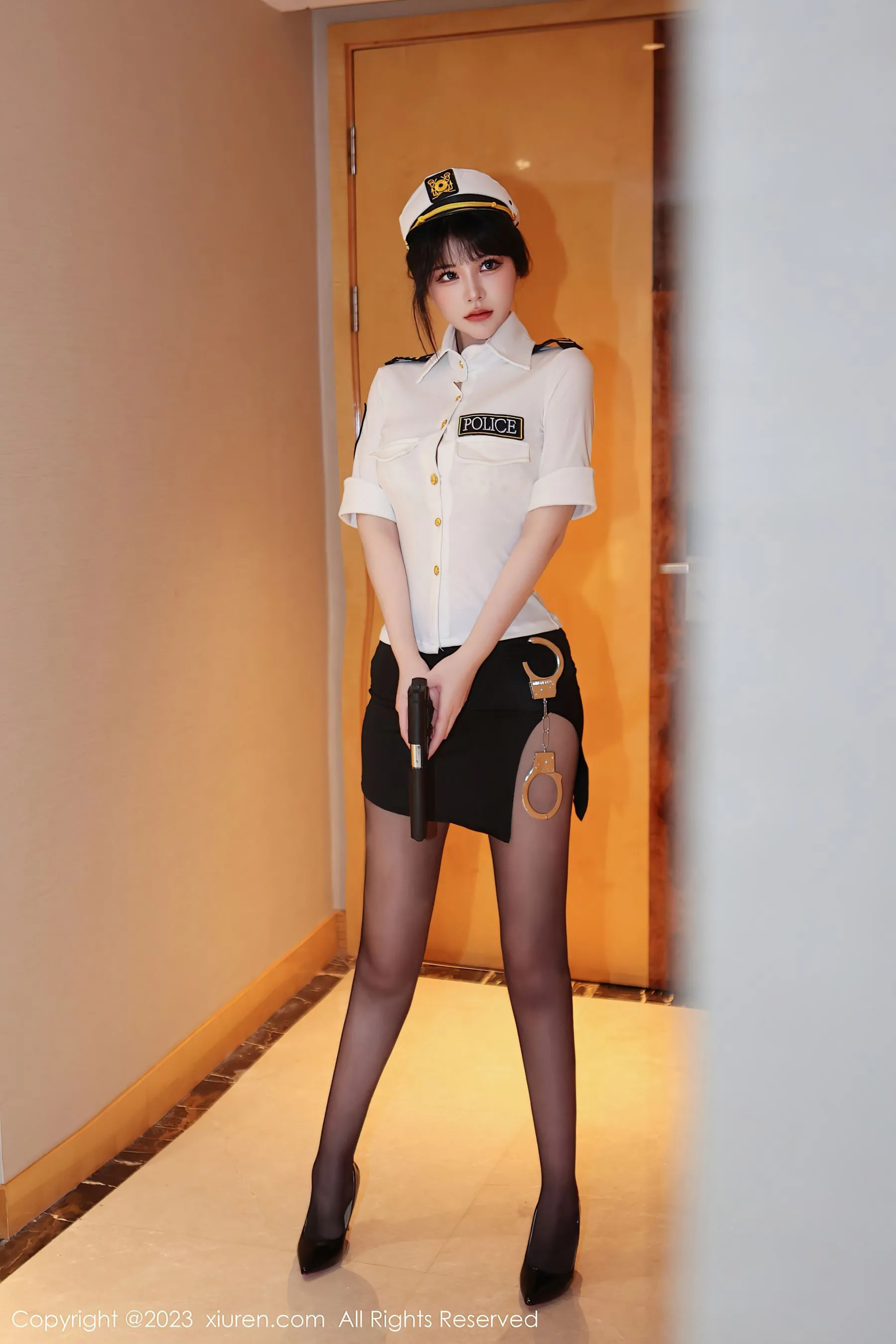  秀人网 No.6328 桃桃子_ 制服短裙第23张