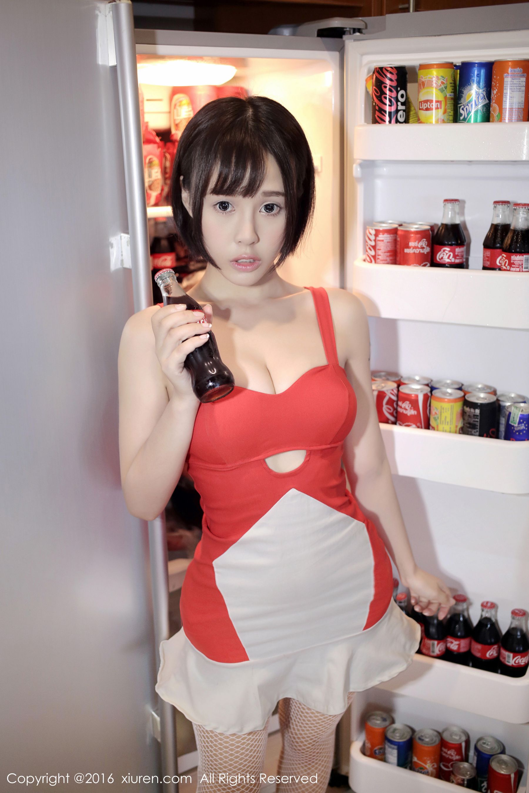 Evelyn艾莉《小红裙》 秀人网 No.665第1张