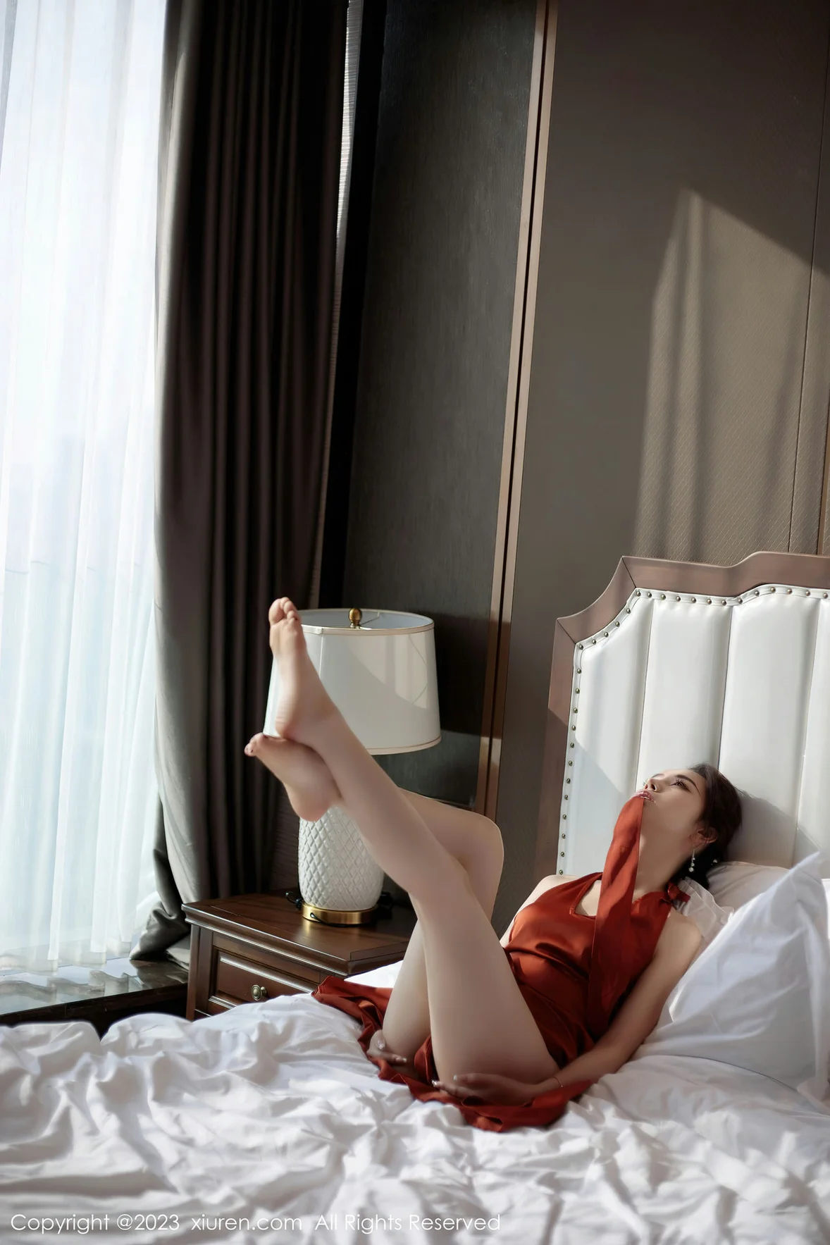  XiuRen 秀人 No.6861 苏曼兮 红色连夜短裙首套写真 [75P]第8张