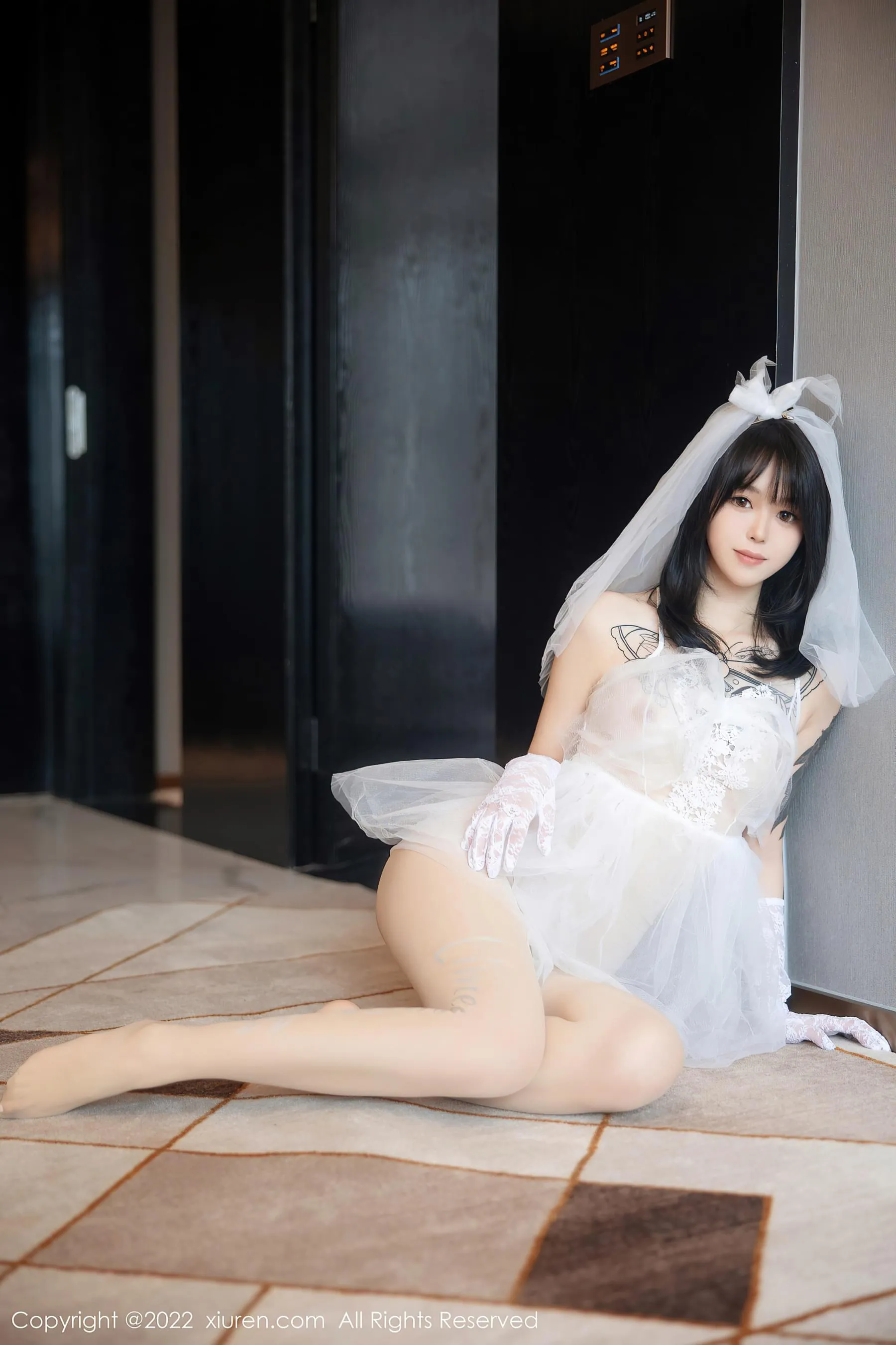  秀人网 No.5212 奶瓶. 婚纱服美腿第5张