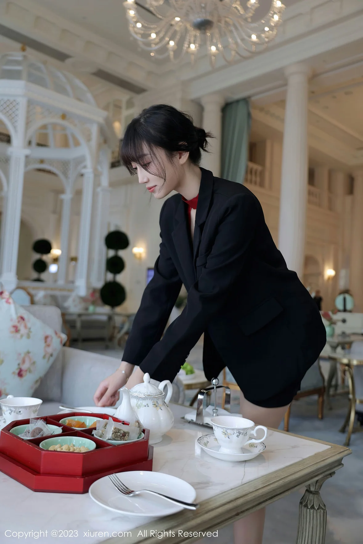  XiuRen 秀人 No.7102 玥儿玥er 红色情趣杭州旅拍 [64P]第2张