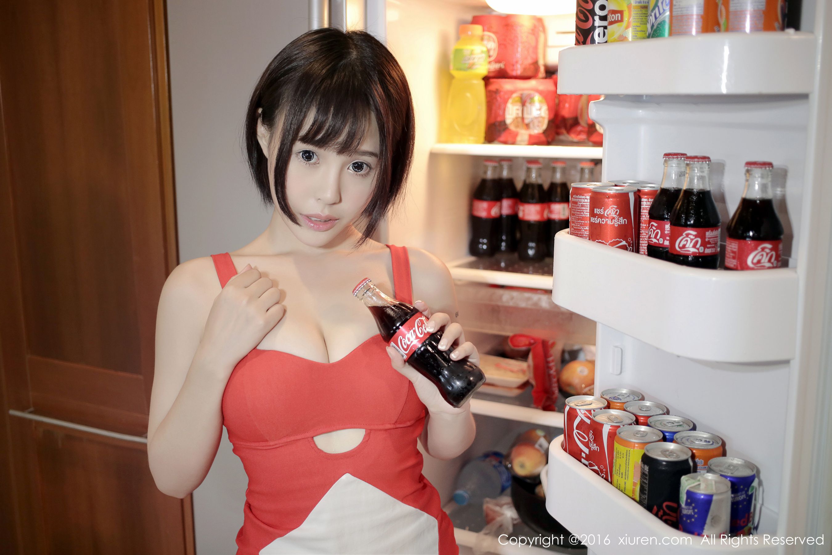 Evelyn艾莉《小红裙》 秀人网 No.665第3张